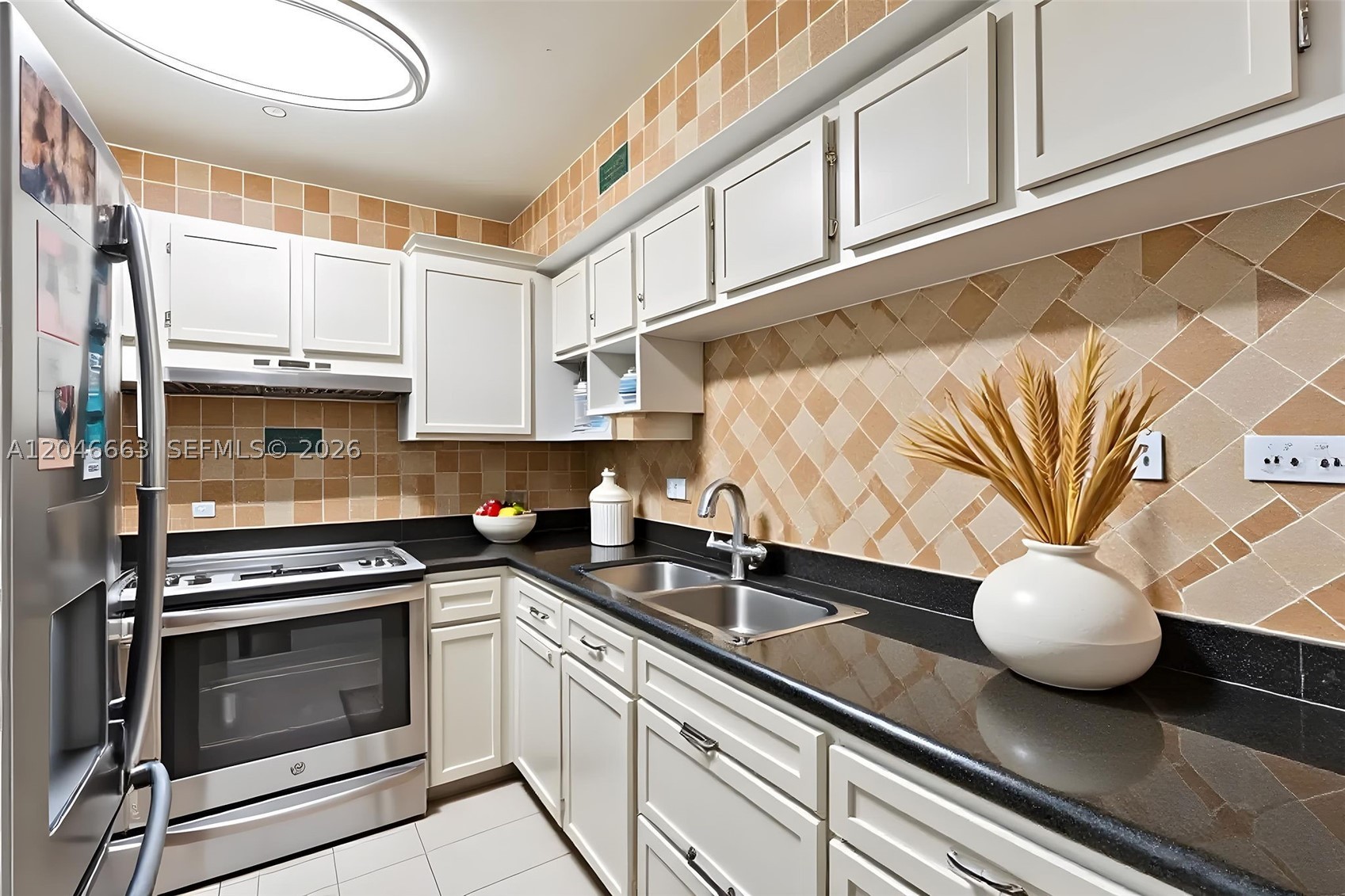 CORAL TOWERS CONDO - Residential
