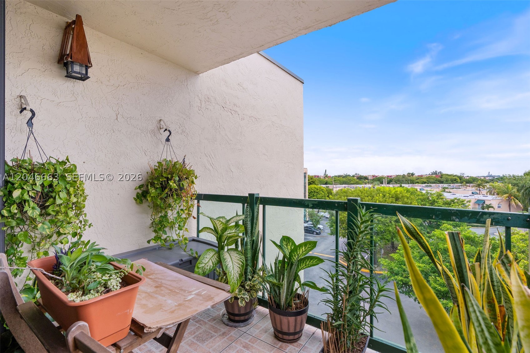 CORAL TOWERS CONDO - Residential