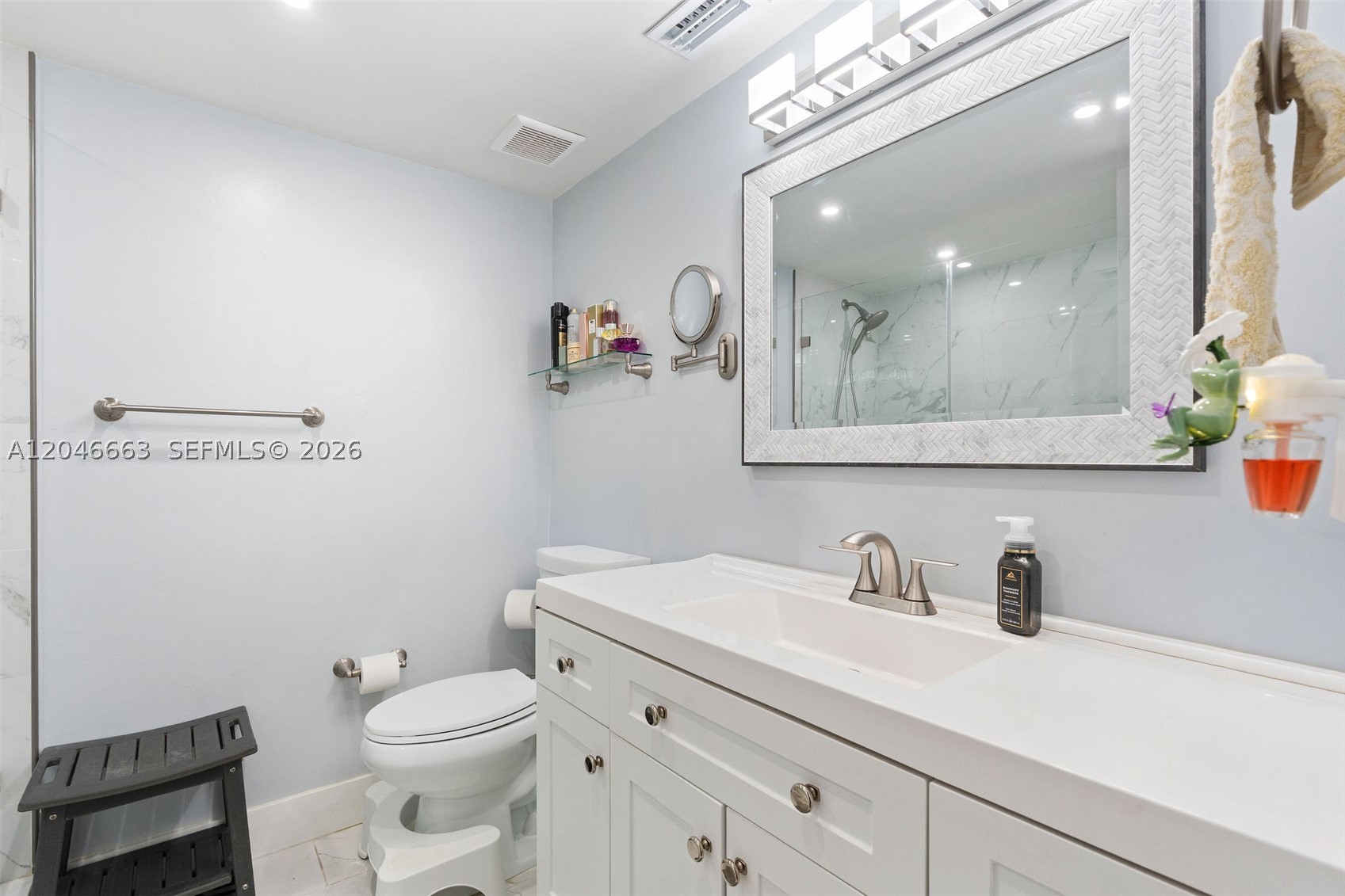 CORAL TOWERS CONDO - Residential