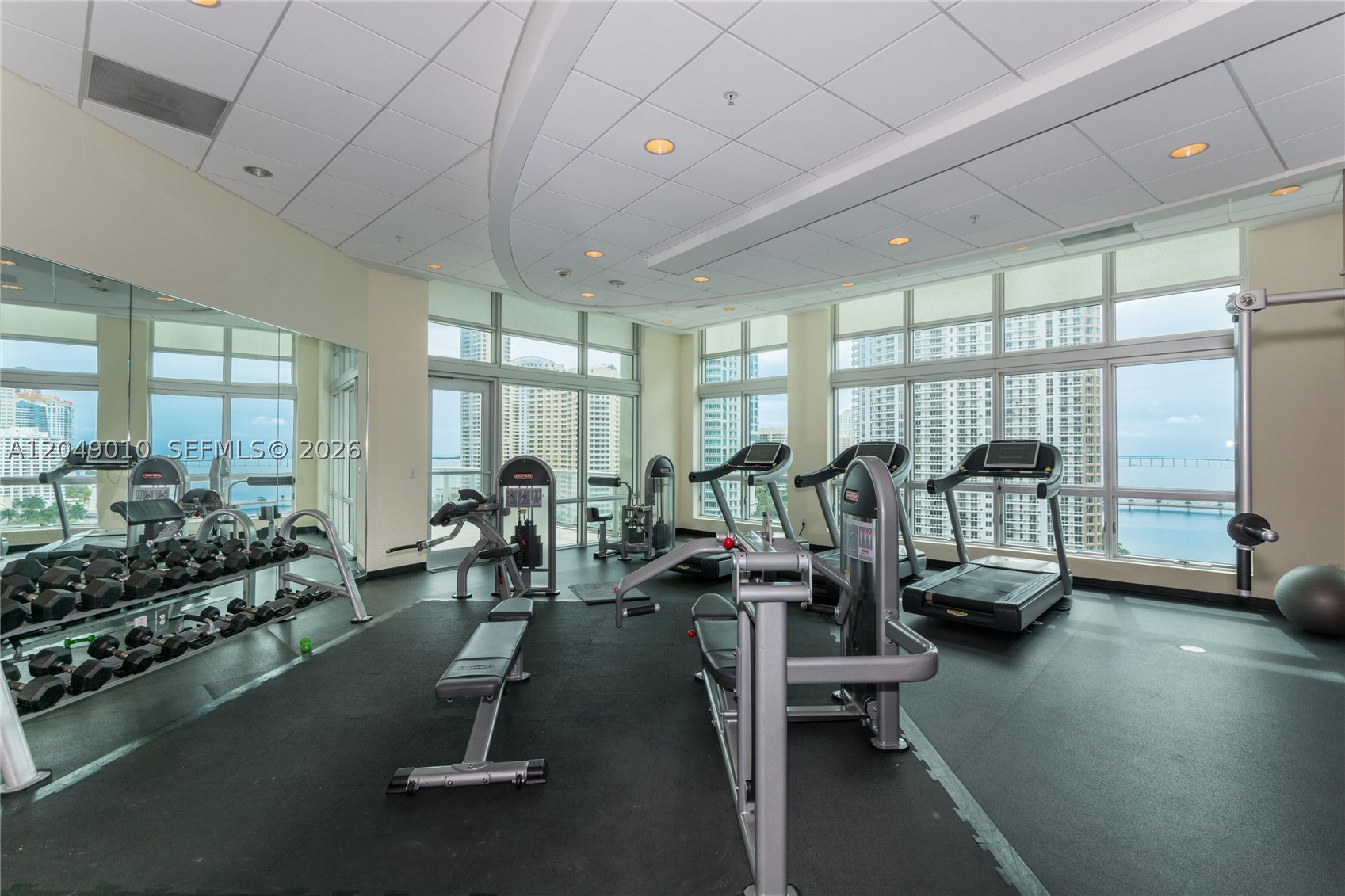 MET 1 CONDO - Residential Lease