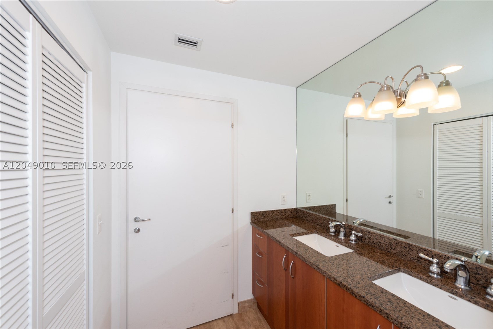 MET 1 CONDO - Residential Lease