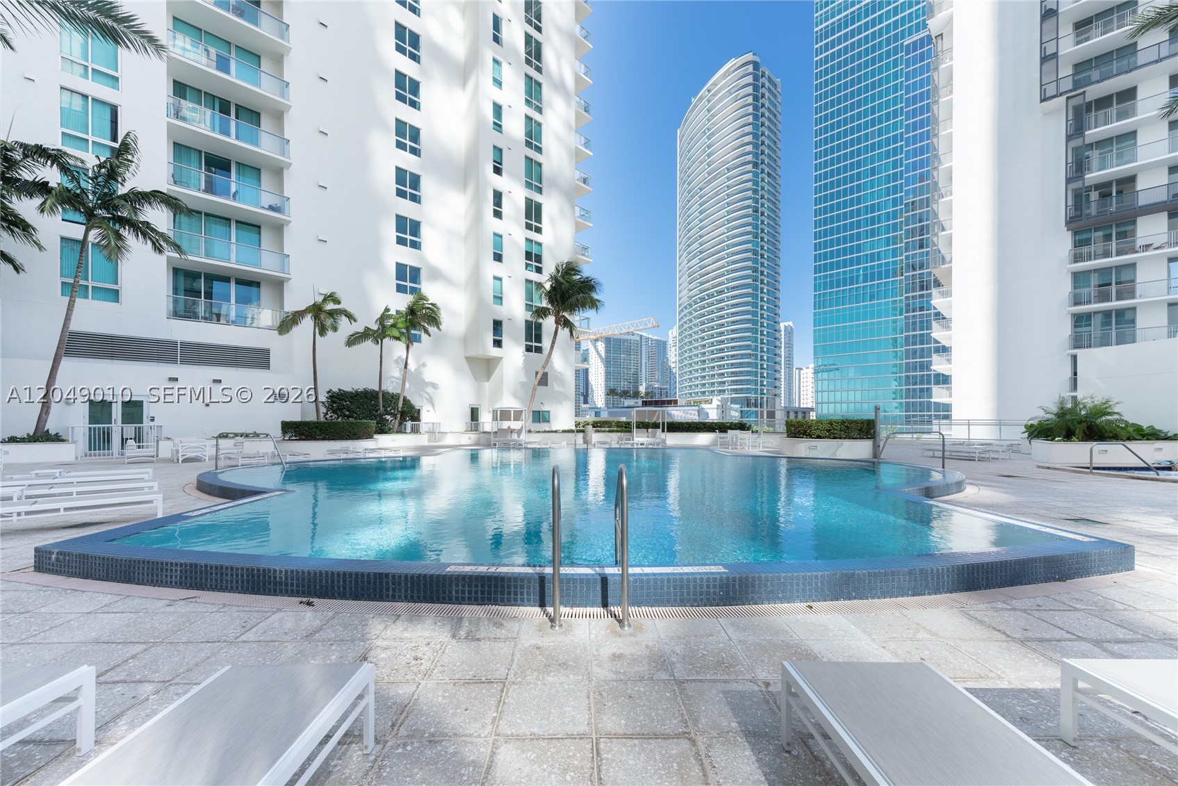 MET 1 CONDO - Residential Lease