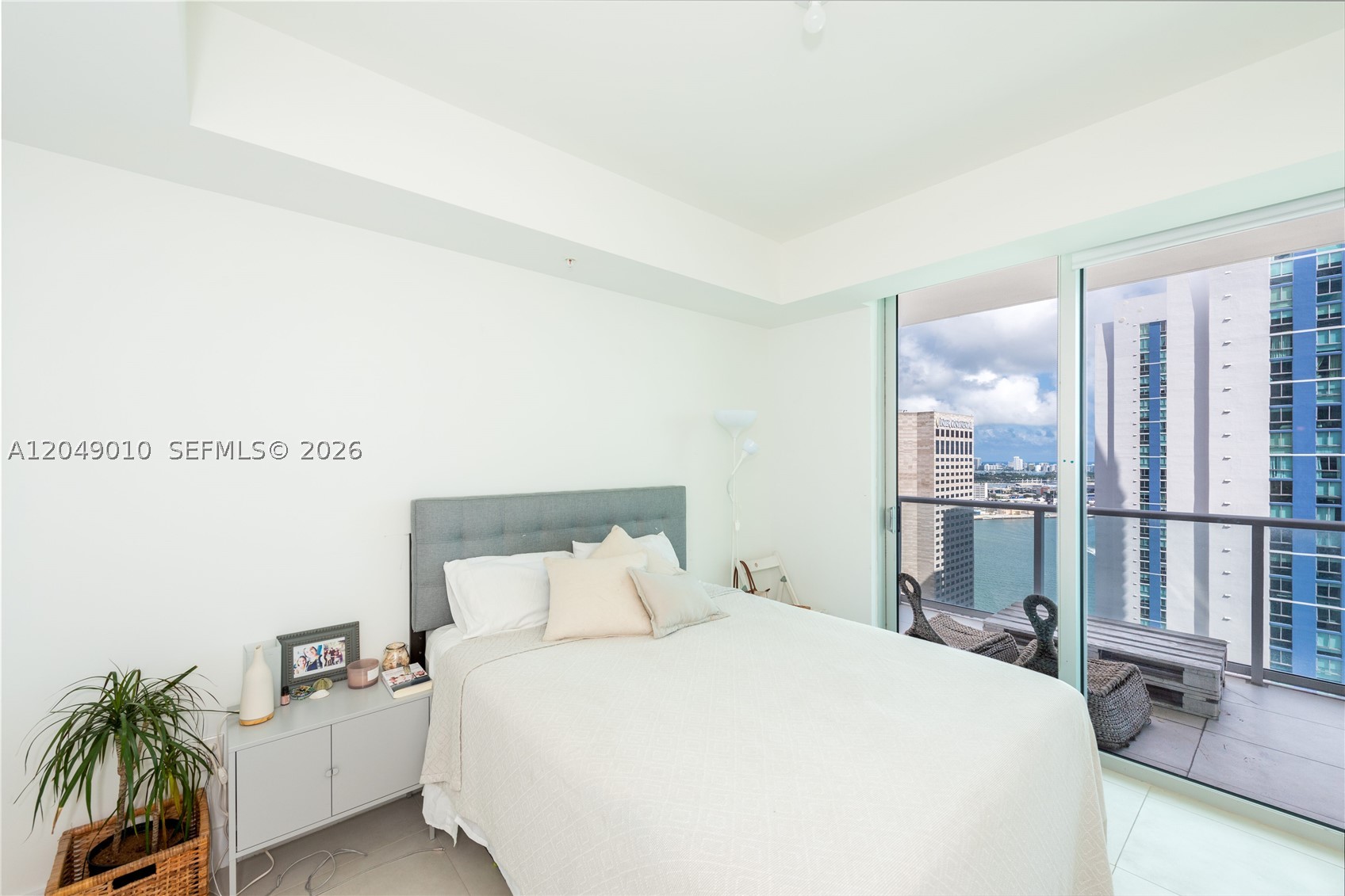 MET 1 CONDO - Residential Lease
