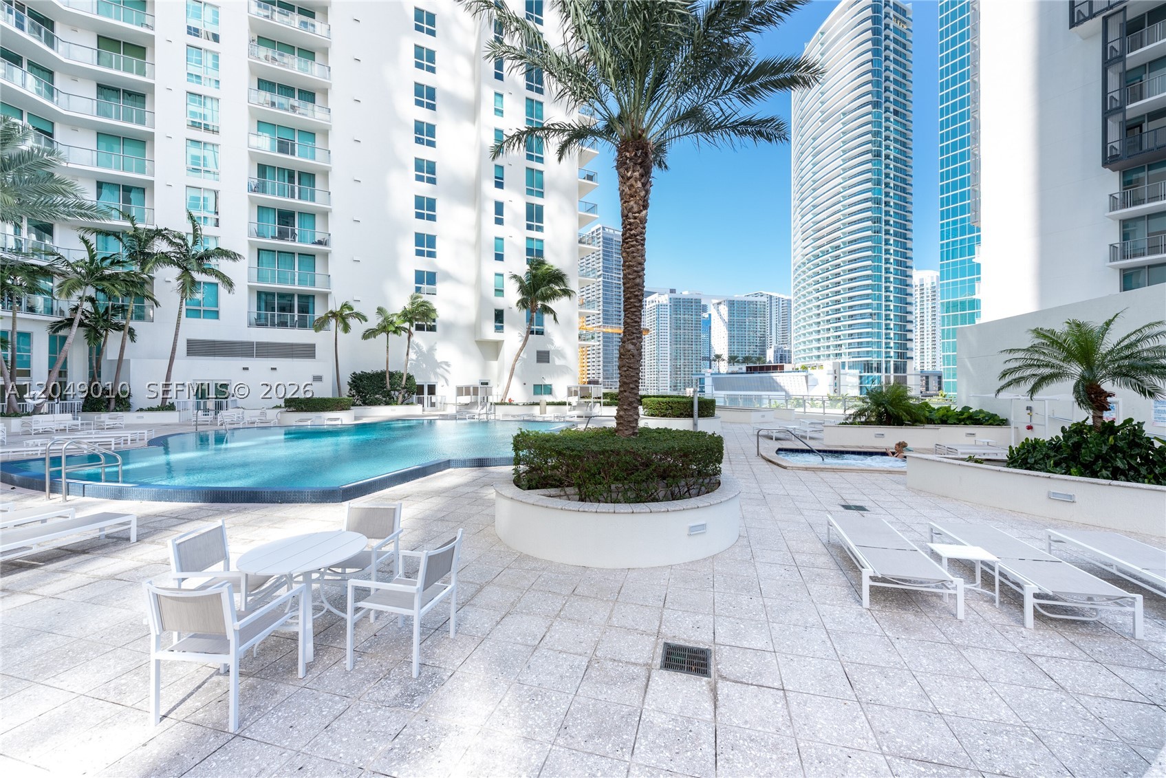 MET 1 CONDO - Residential Lease