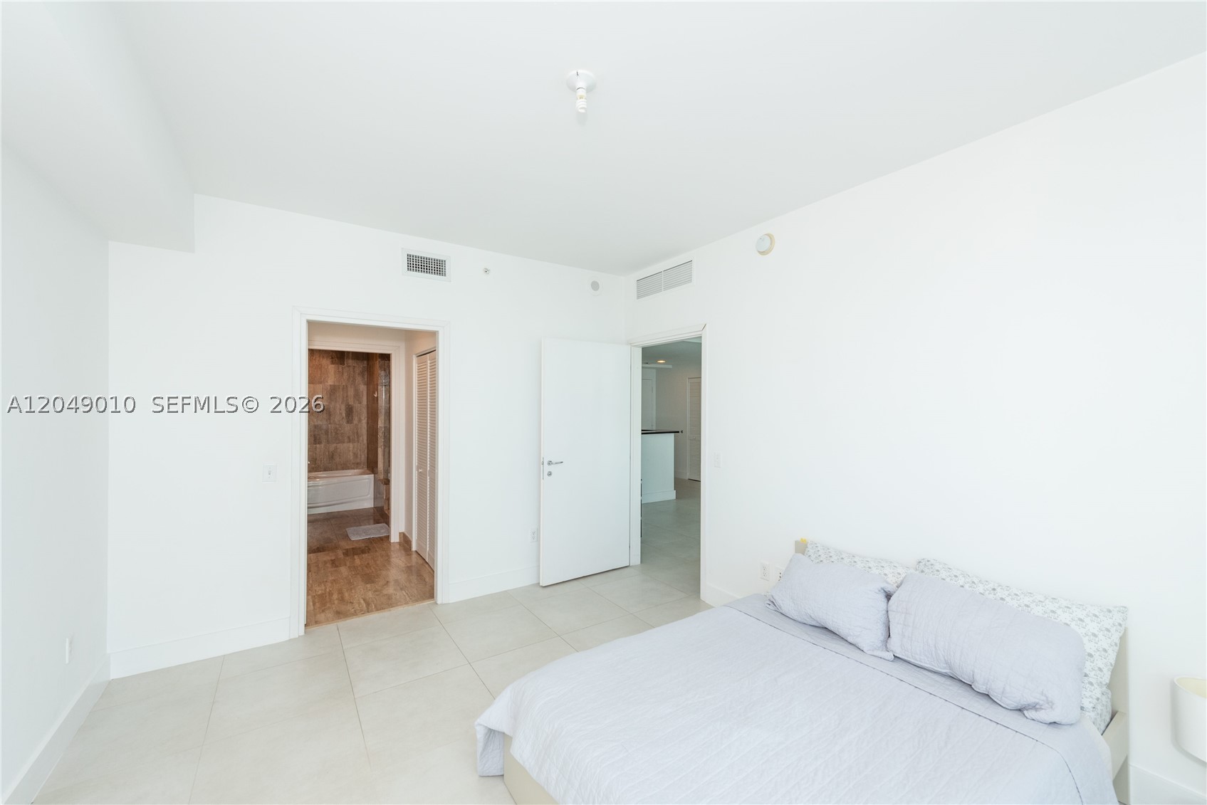 MET 1 CONDO - Residential Lease