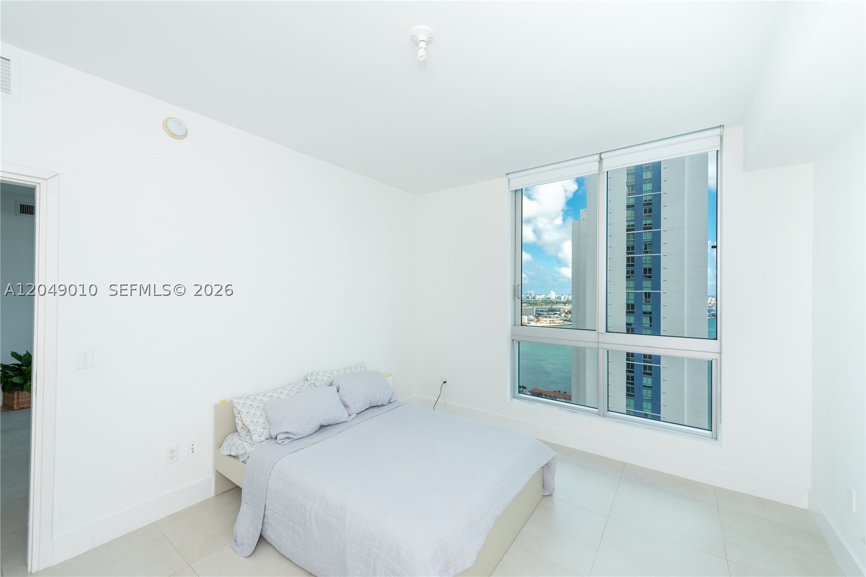 MET 1 CONDO - Residential Lease