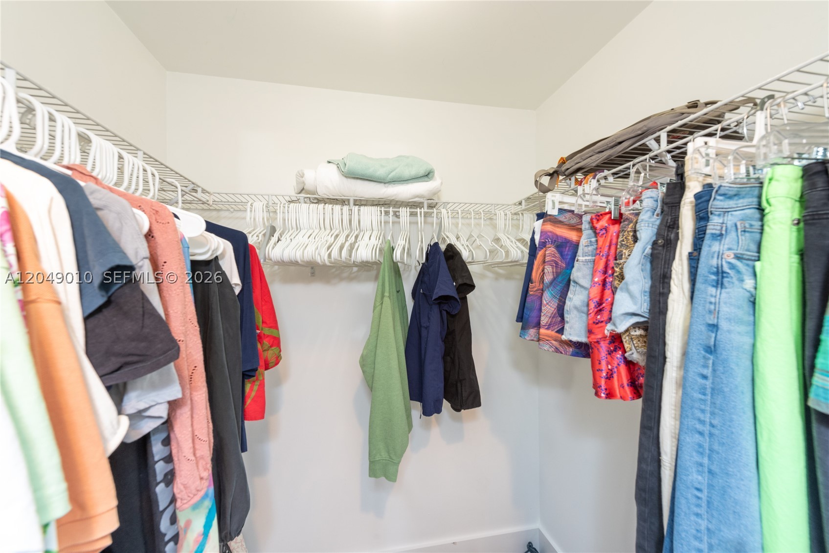 MET 1 CONDO - Residential Lease