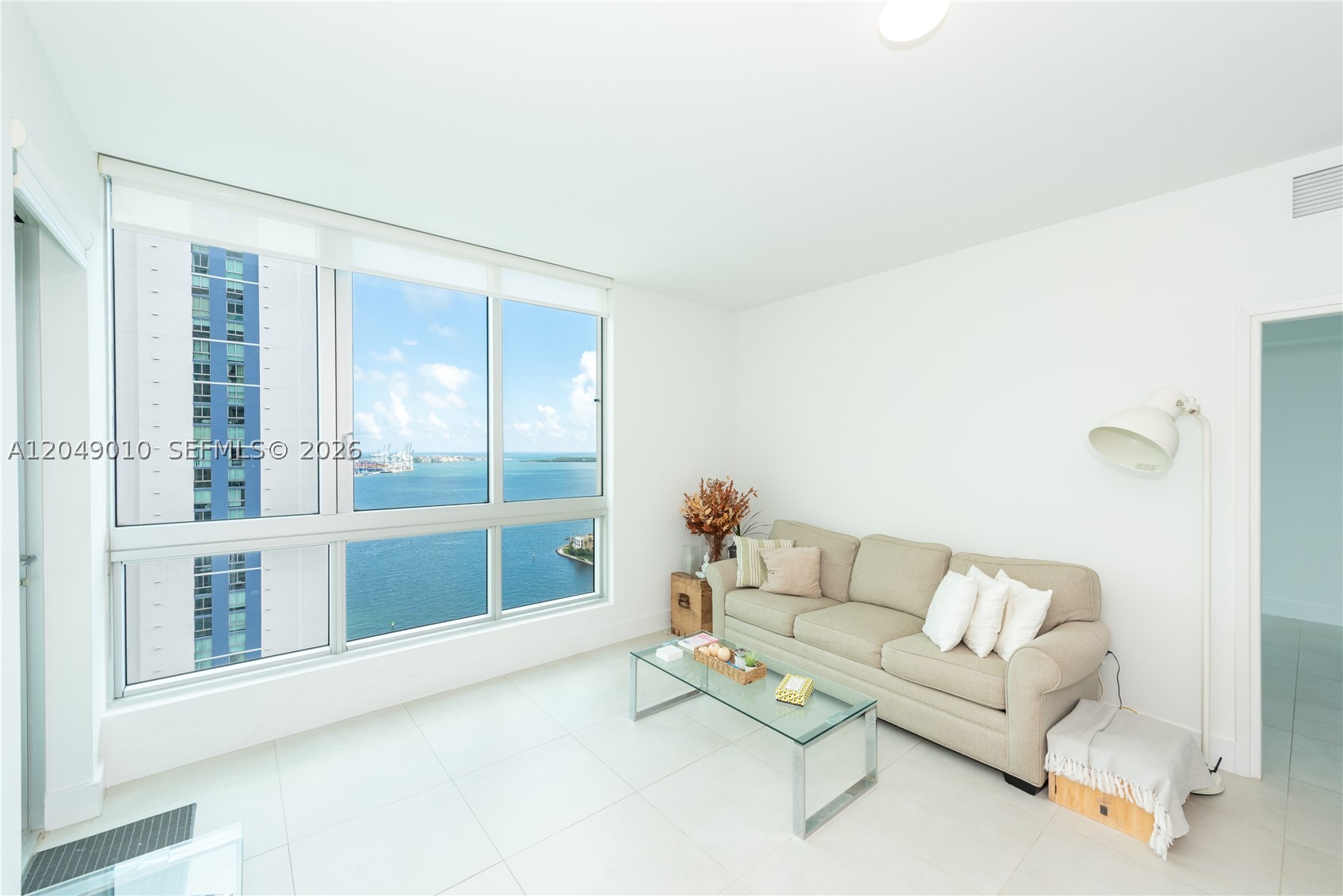 MET 1 CONDO - Residential Lease