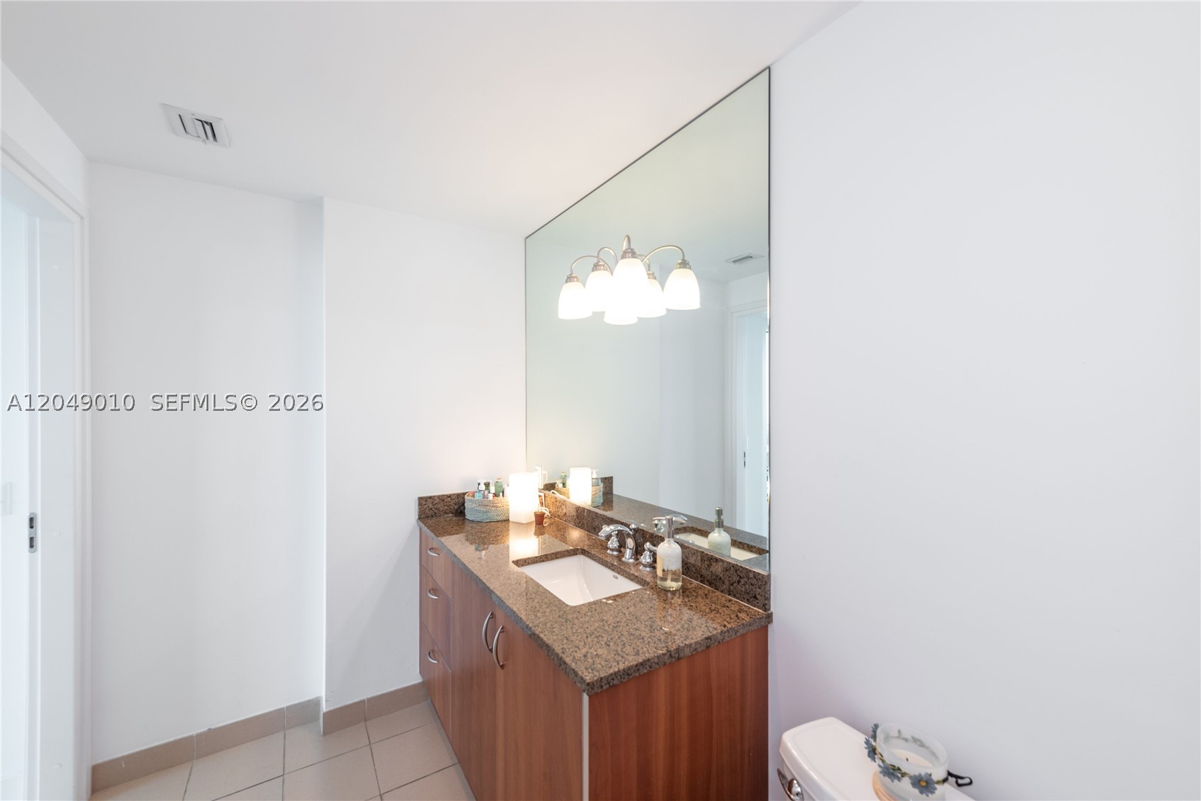 MET 1 CONDO - Residential Lease