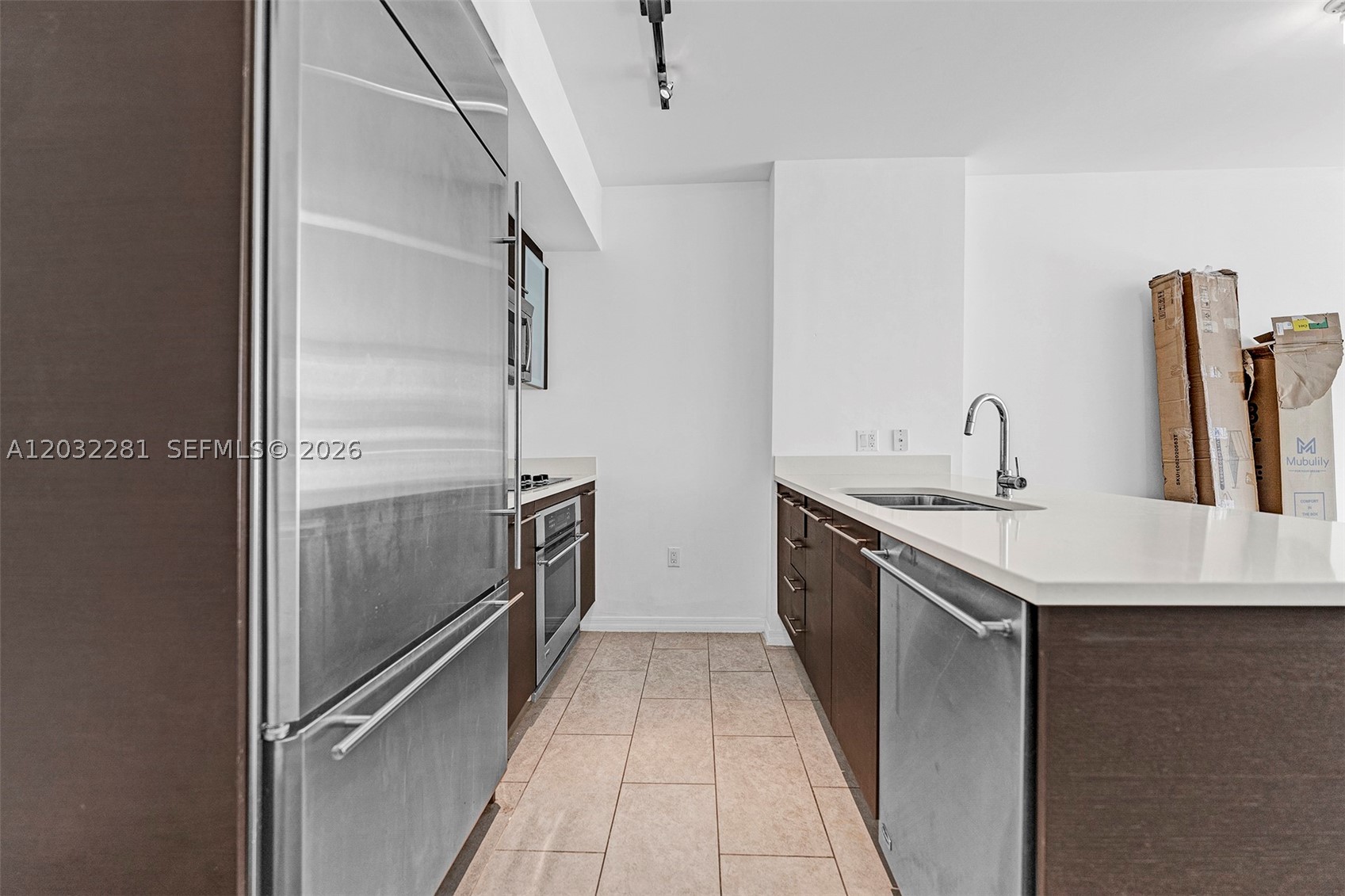 500 BRICKELL WEST CONDO - Residential