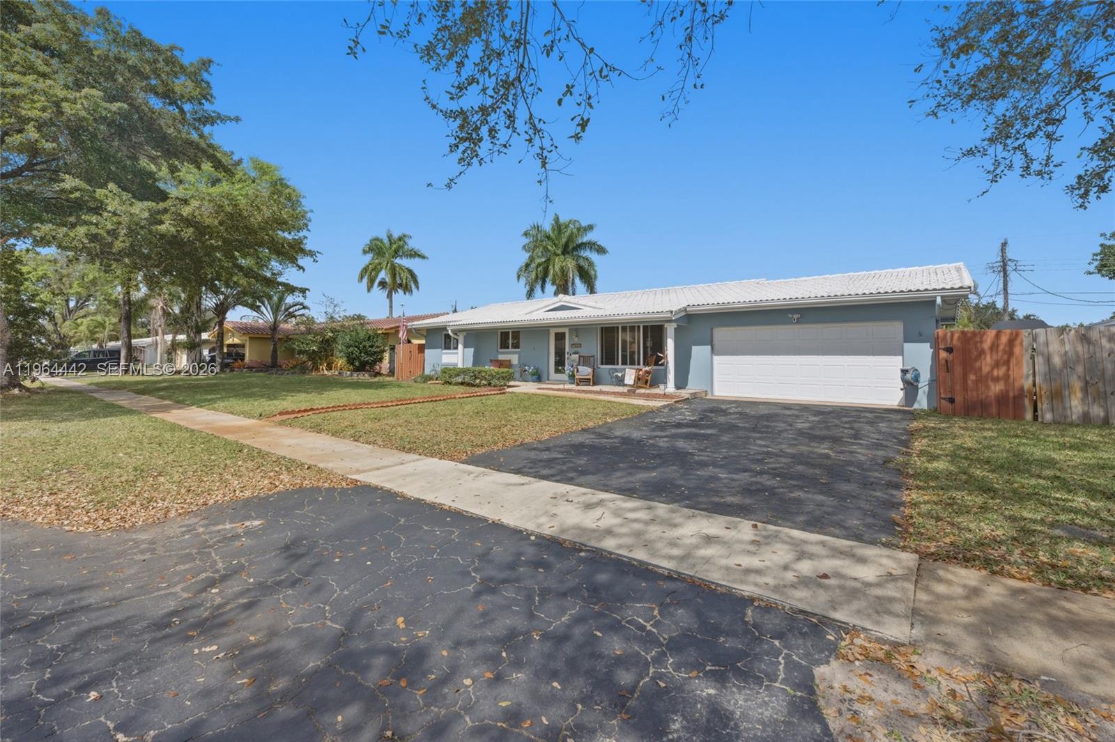 MIRROR LAKE ESTATES SEC F - Residential