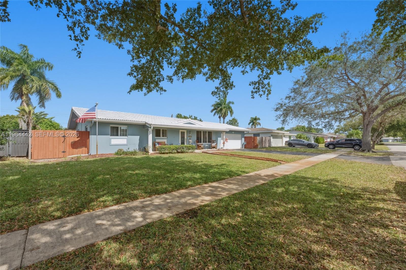 MIRROR LAKE ESTATES SEC F - Residential