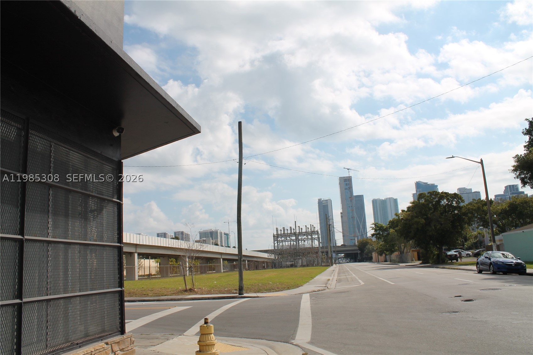 MIAMI NORTH - Land