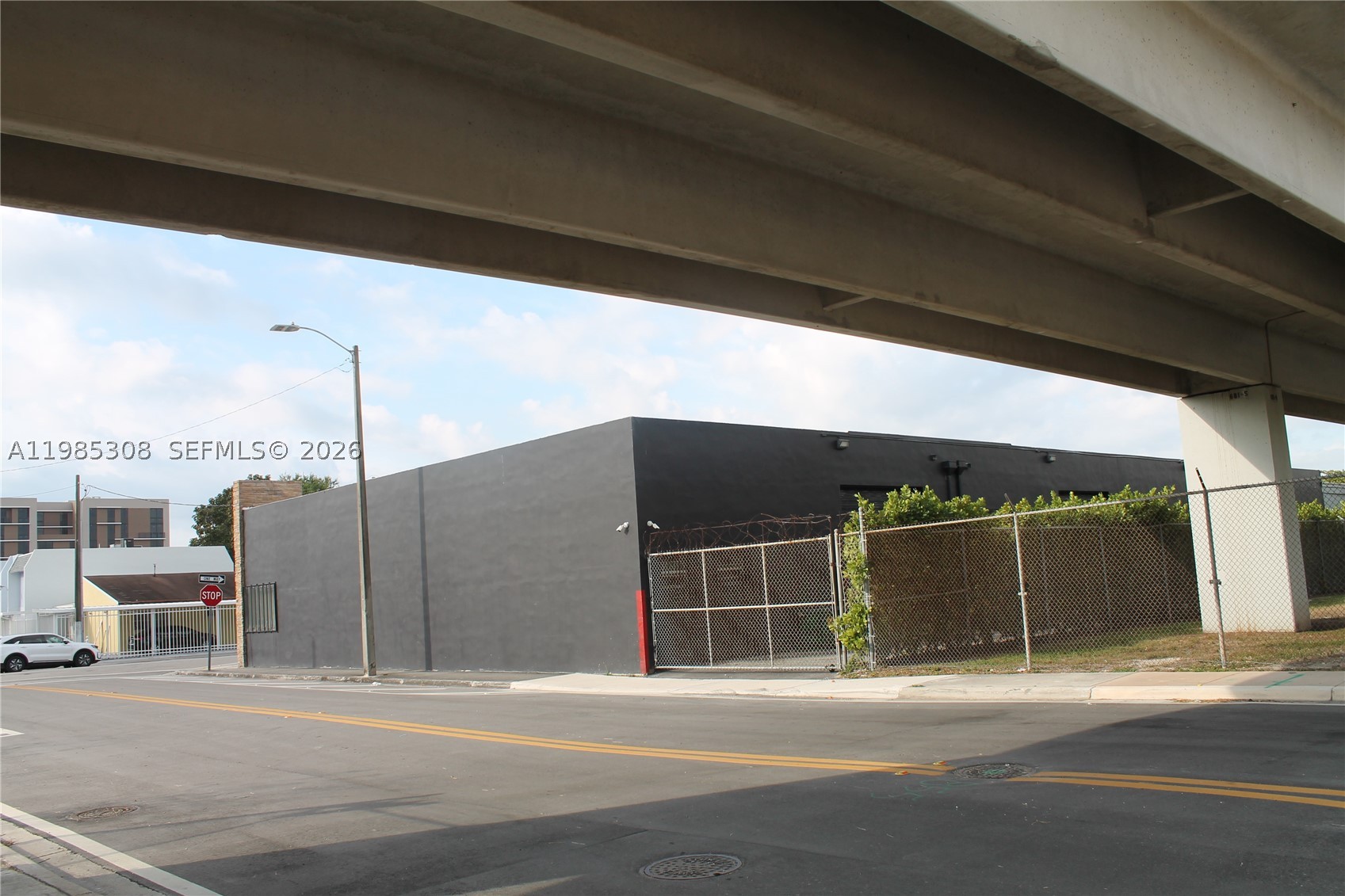 MIAMI NORTH - Land