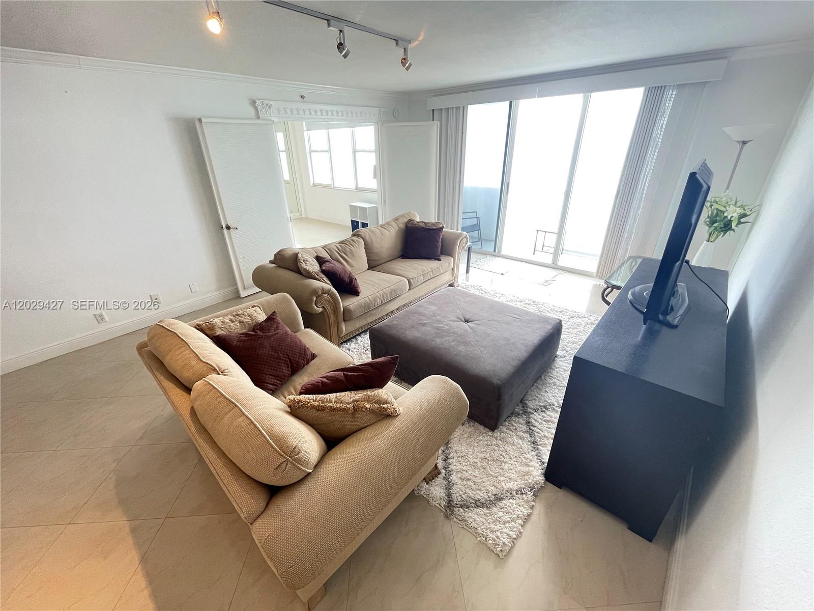 CARLISLE ON THE OCEAN CON - Residential