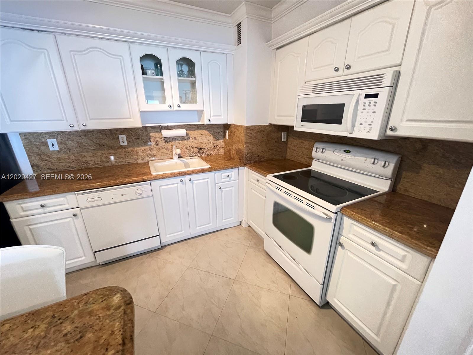 CARLISLE ON THE OCEAN CON - Residential