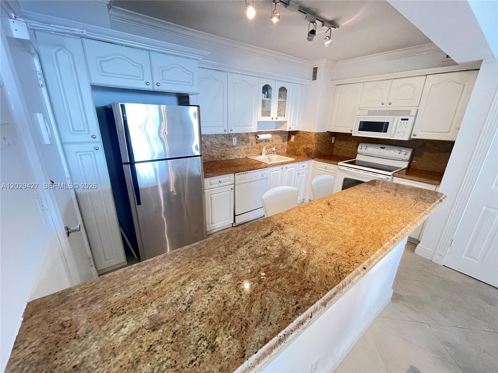 CARLISLE ON THE OCEAN CON - Residential