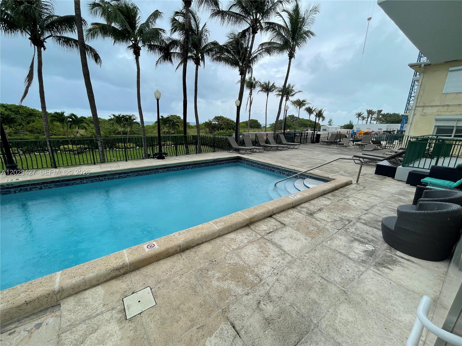 CARLISLE ON THE OCEAN CON - Residential
