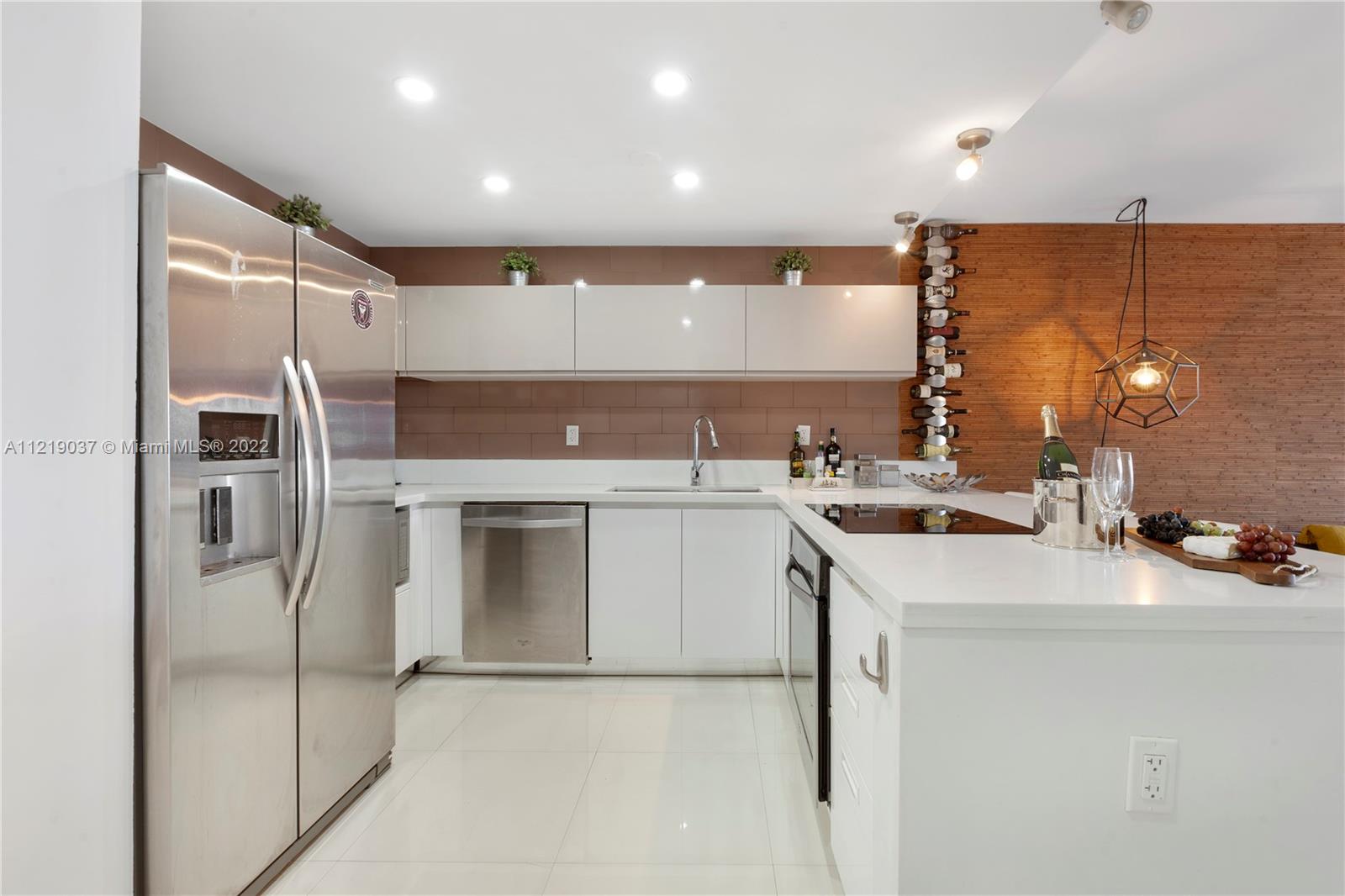 LINCOLN WEST TOWERS CONDO - Residential