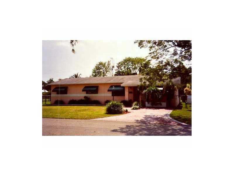 WELL MAINTAINED 3 BEDROOMS, 2 BATHROOMS, SINGLE STORY HOME IN A QUIET NEIGHBORHOOD IN KENDALL! CERAMIC TILE FLOORS THRU-OUT, SPACIOUS ROOMS & LARGE FENCED BACK YARD WITH A STORAGE SHED. GREAT LOCATION, CLOSE TO MIAMI DADE COLLEGE, A+ SCHOOLS, SHOPPING CEN TERS, RESTAURANTS & MAJOR HIGHWAYS! OWNER MOTIVATED...BRING OFFERS! DO NOT DISTURB THE TENANTS! ALSO FOR SALE, SEE MLS #A2068612