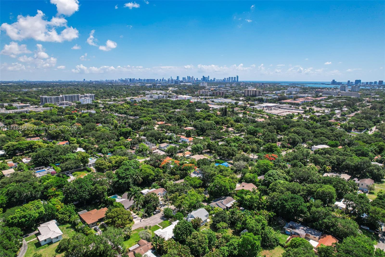 BISCAYNE LAWN AMD PLAT - Residential