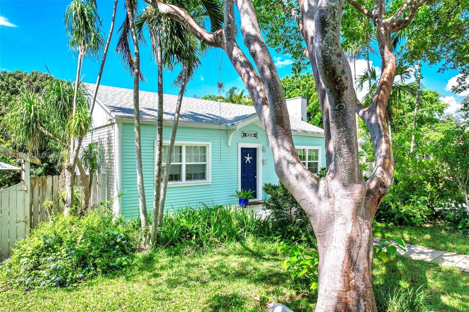 BISCAYNE LAWN AMD PLAT - Residential
