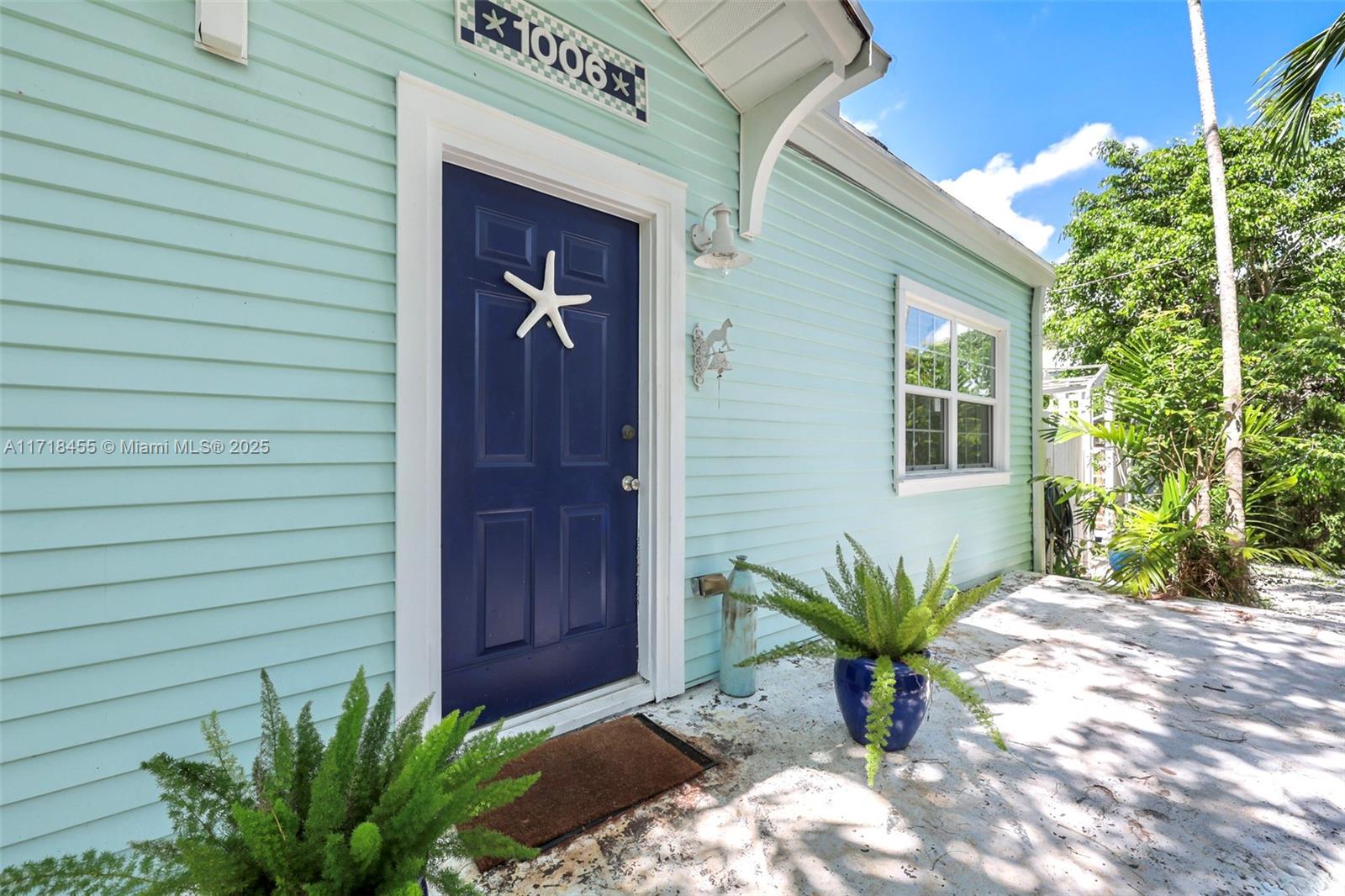 BISCAYNE LAWN AMD PLAT - Residential