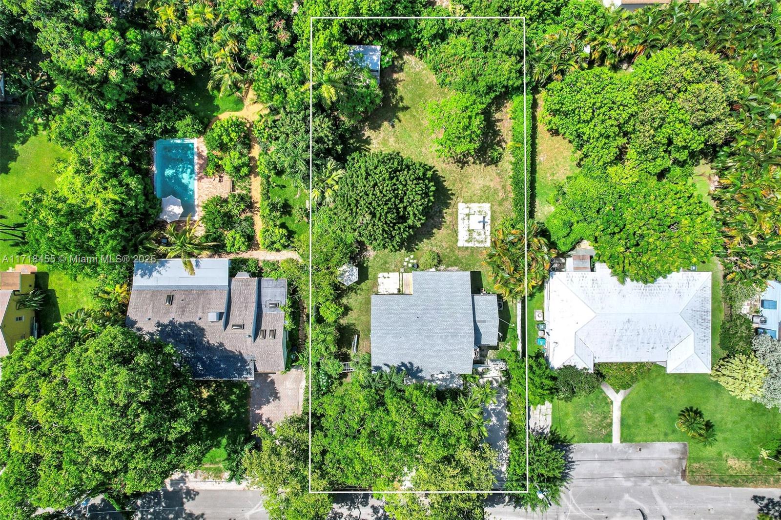 BISCAYNE LAWN AMD PLAT - Residential