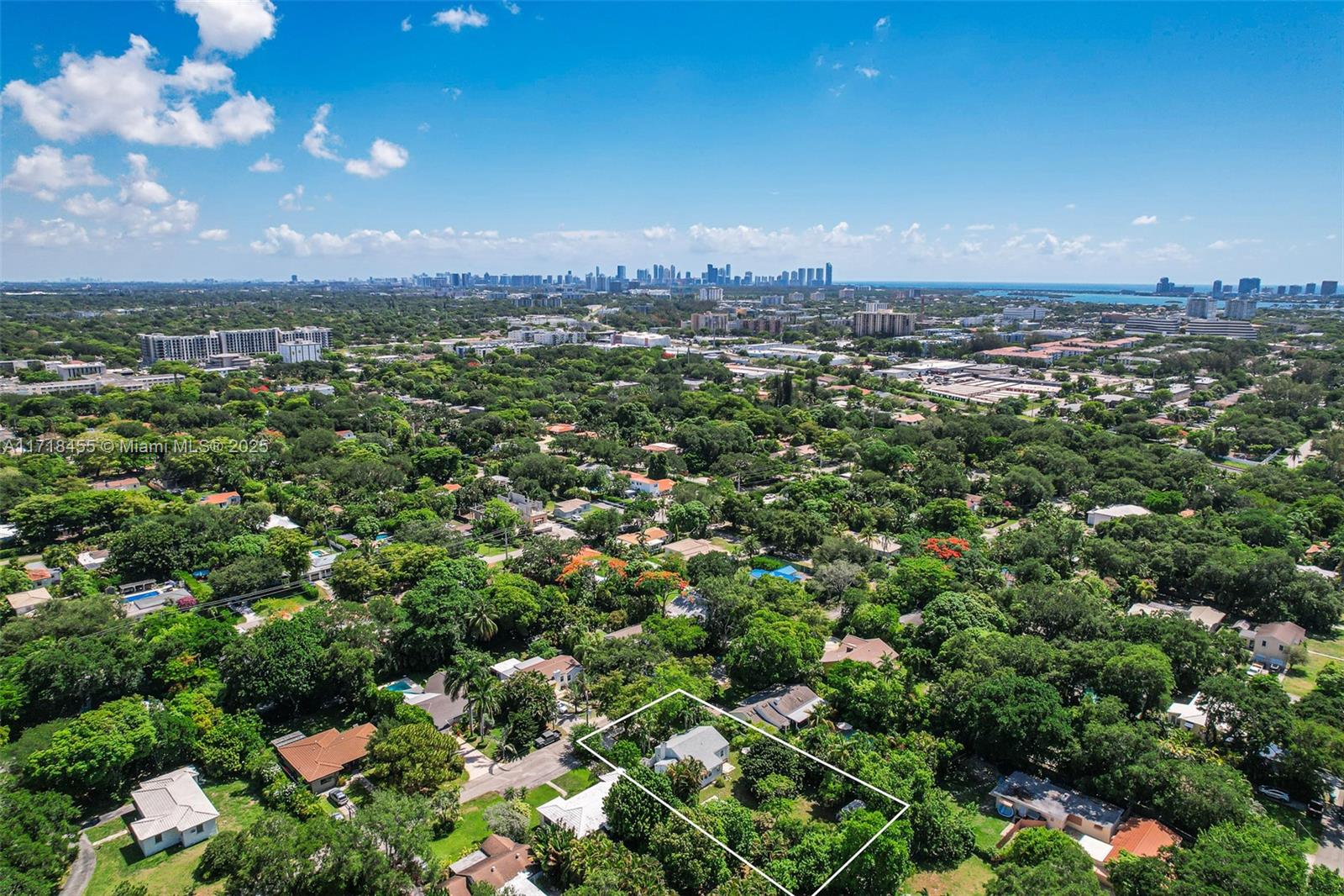 BISCAYNE LAWN AMD PLAT - Residential