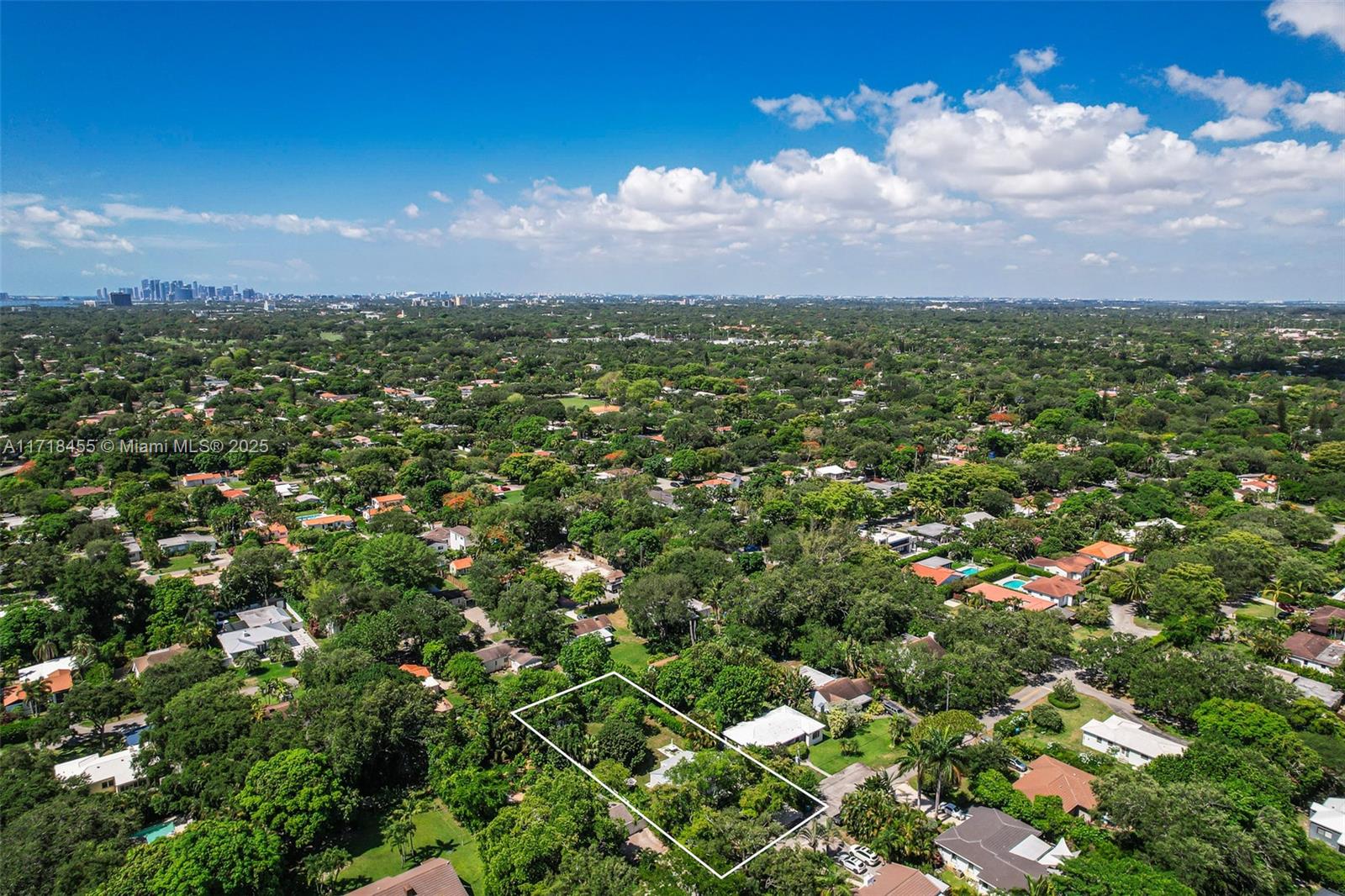 BISCAYNE LAWN AMD PLAT - Residential