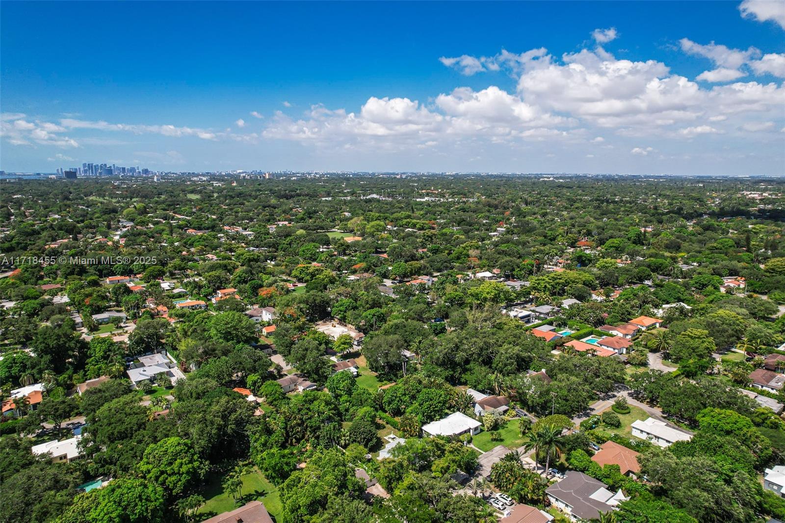 BISCAYNE LAWN AMD PLAT - Residential