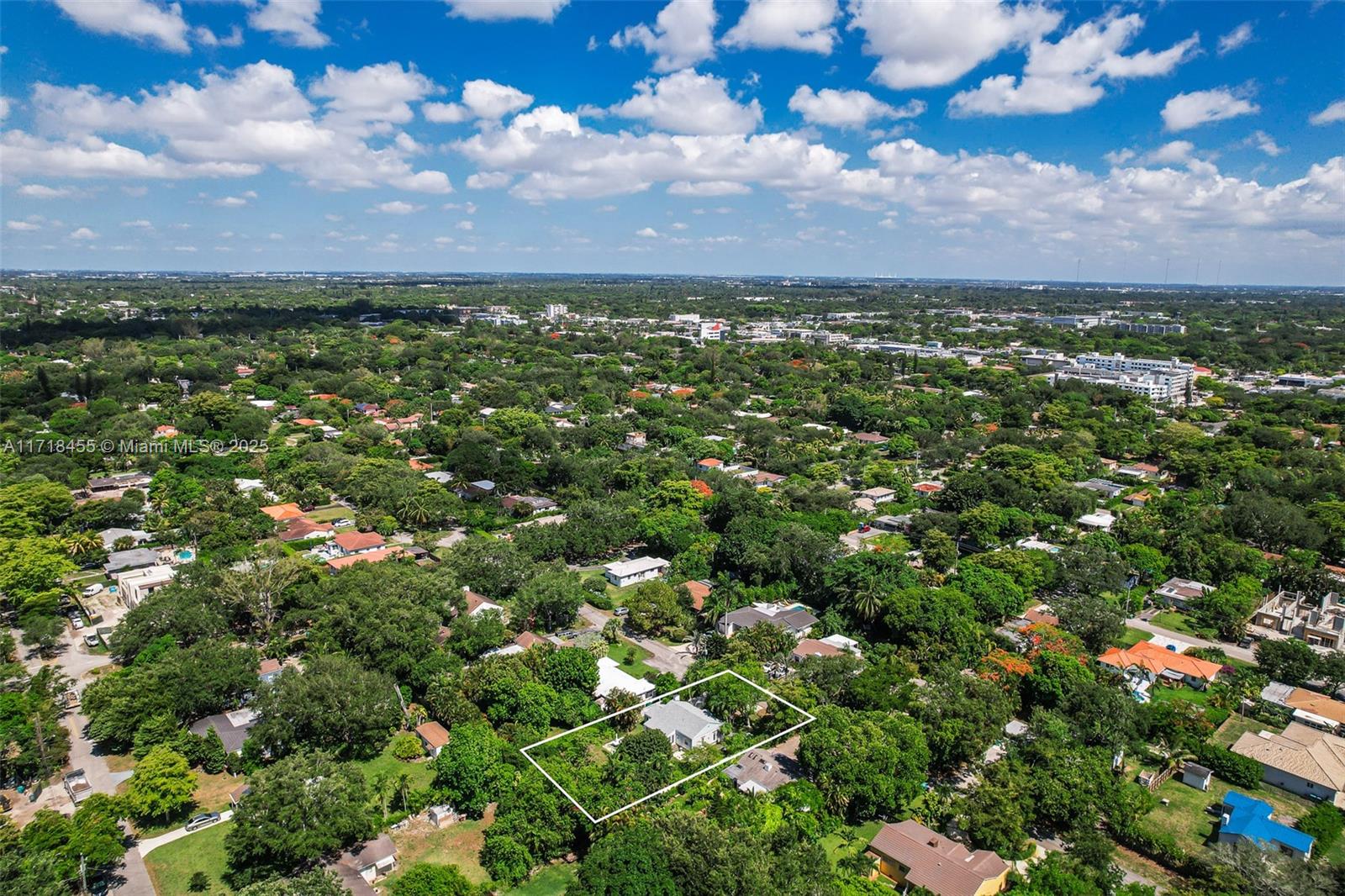 BISCAYNE LAWN AMD PLAT - Residential