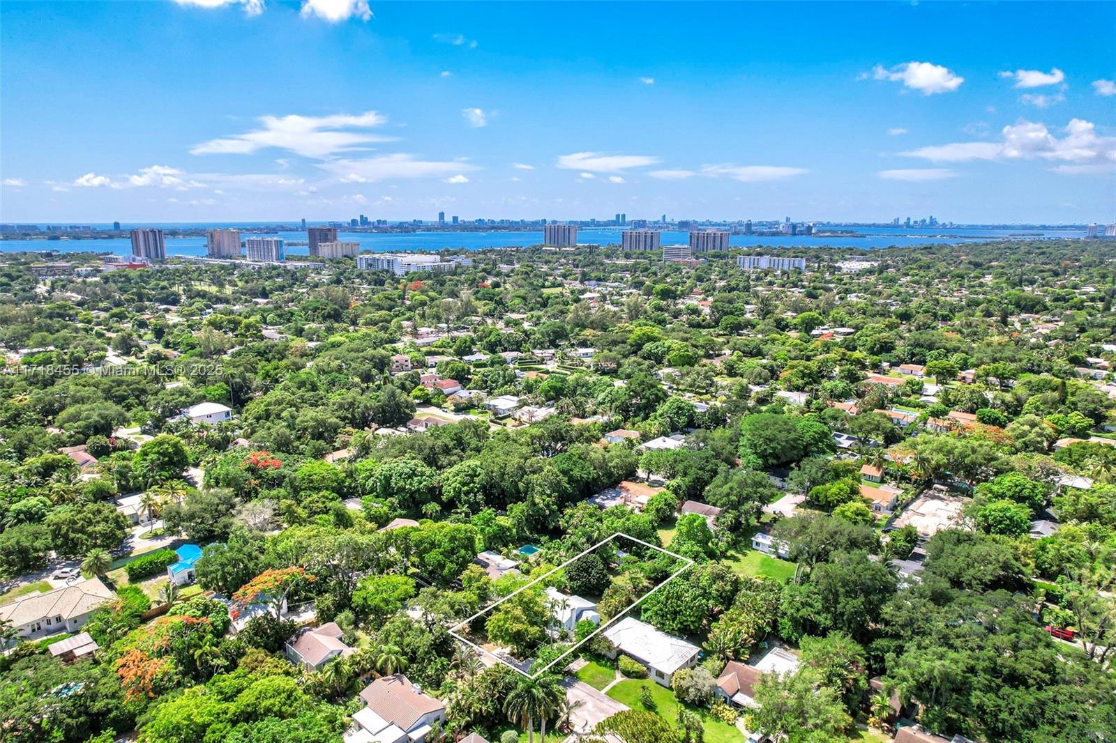 BISCAYNE LAWN AMD PLAT - Residential