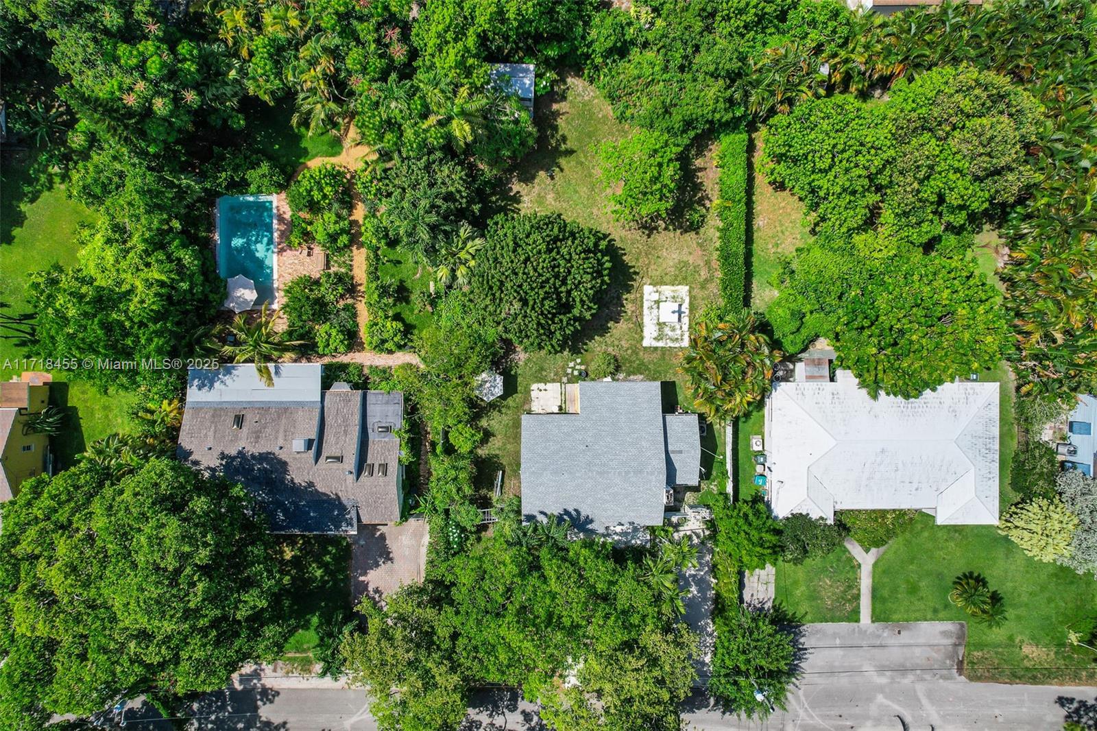 BISCAYNE LAWN AMD PLAT - Residential