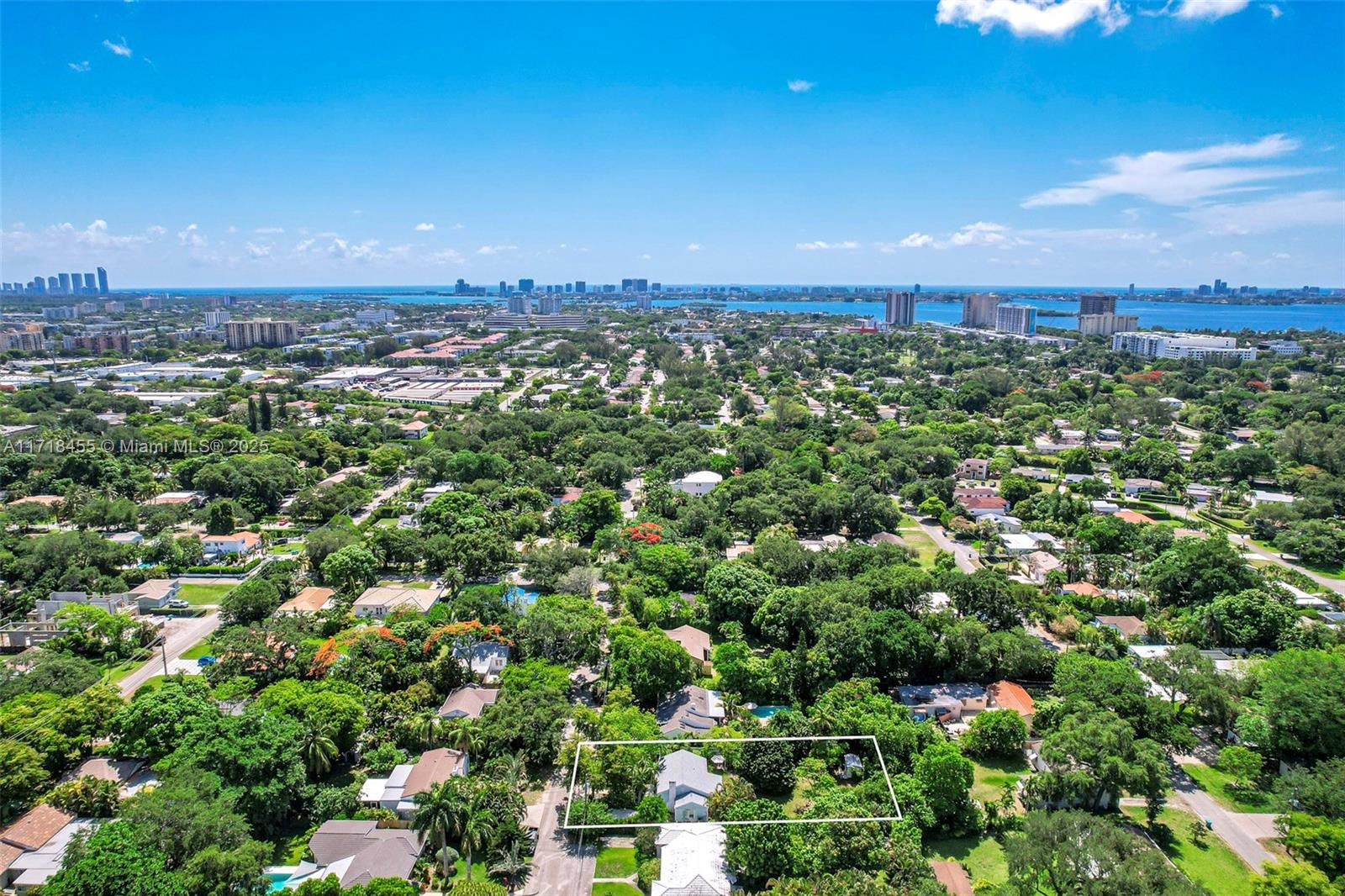 BISCAYNE LAWN AMD PLAT - Residential