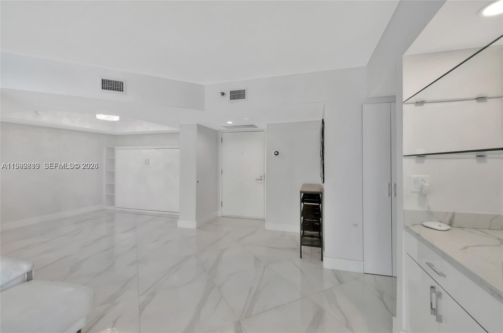 OCEANIA I CONDO - Residential