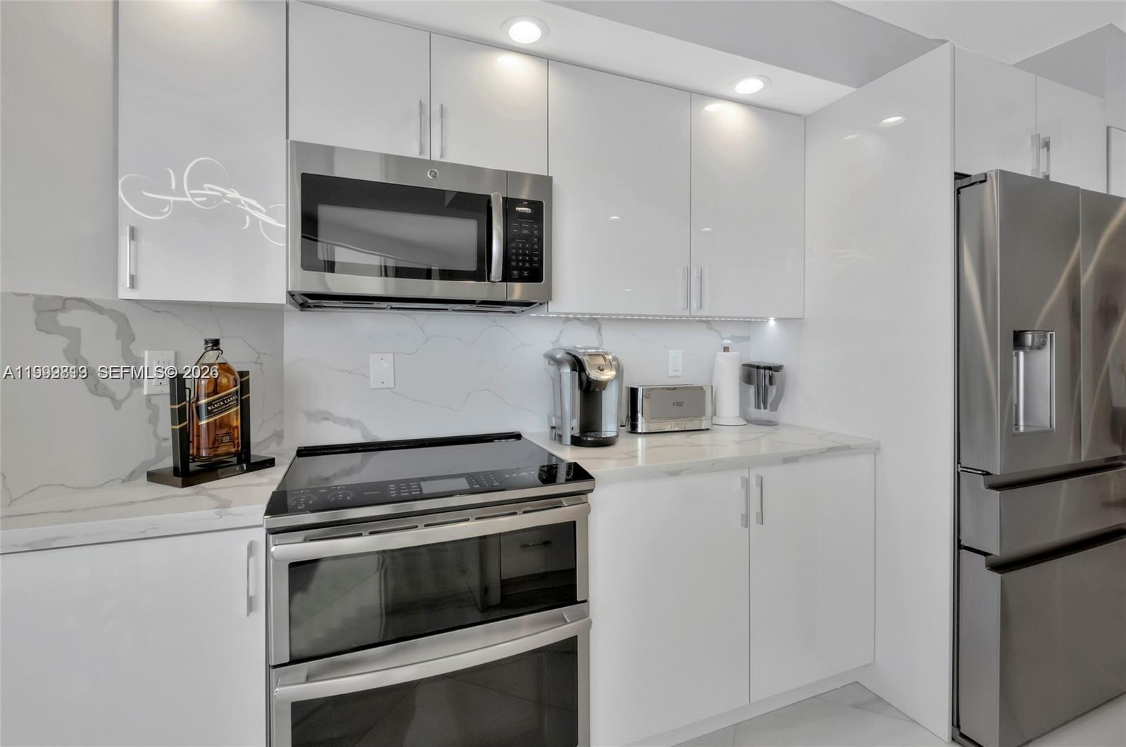 OCEANIA I CONDO - Residential