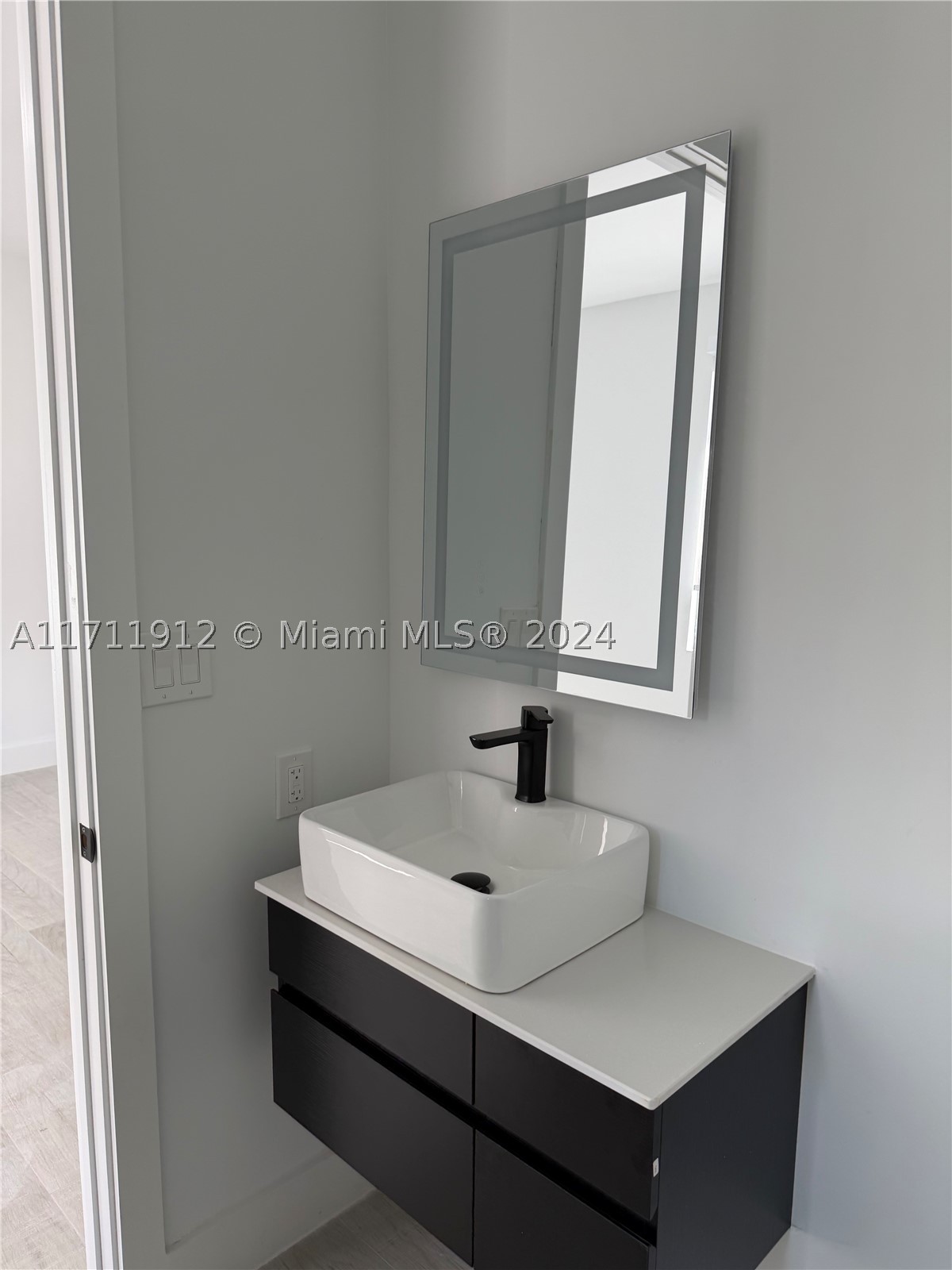HALLANDALE PARK - Residential Income