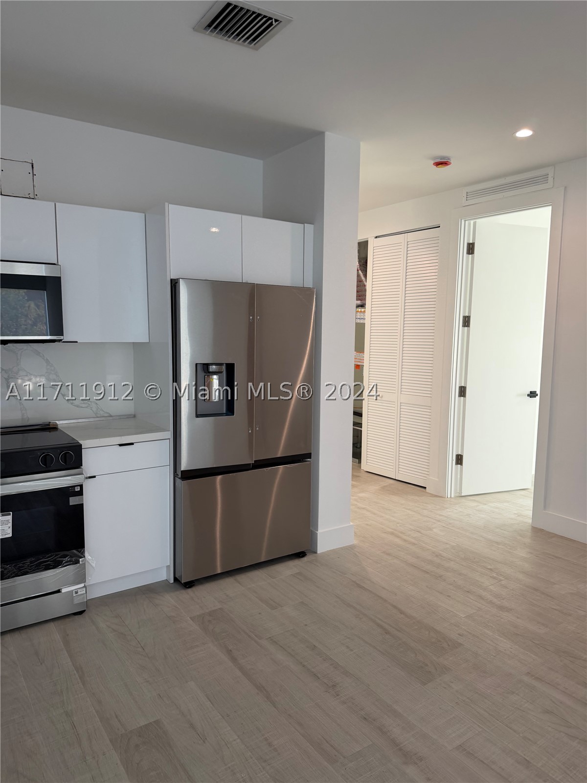 HALLANDALE PARK - Residential Income
