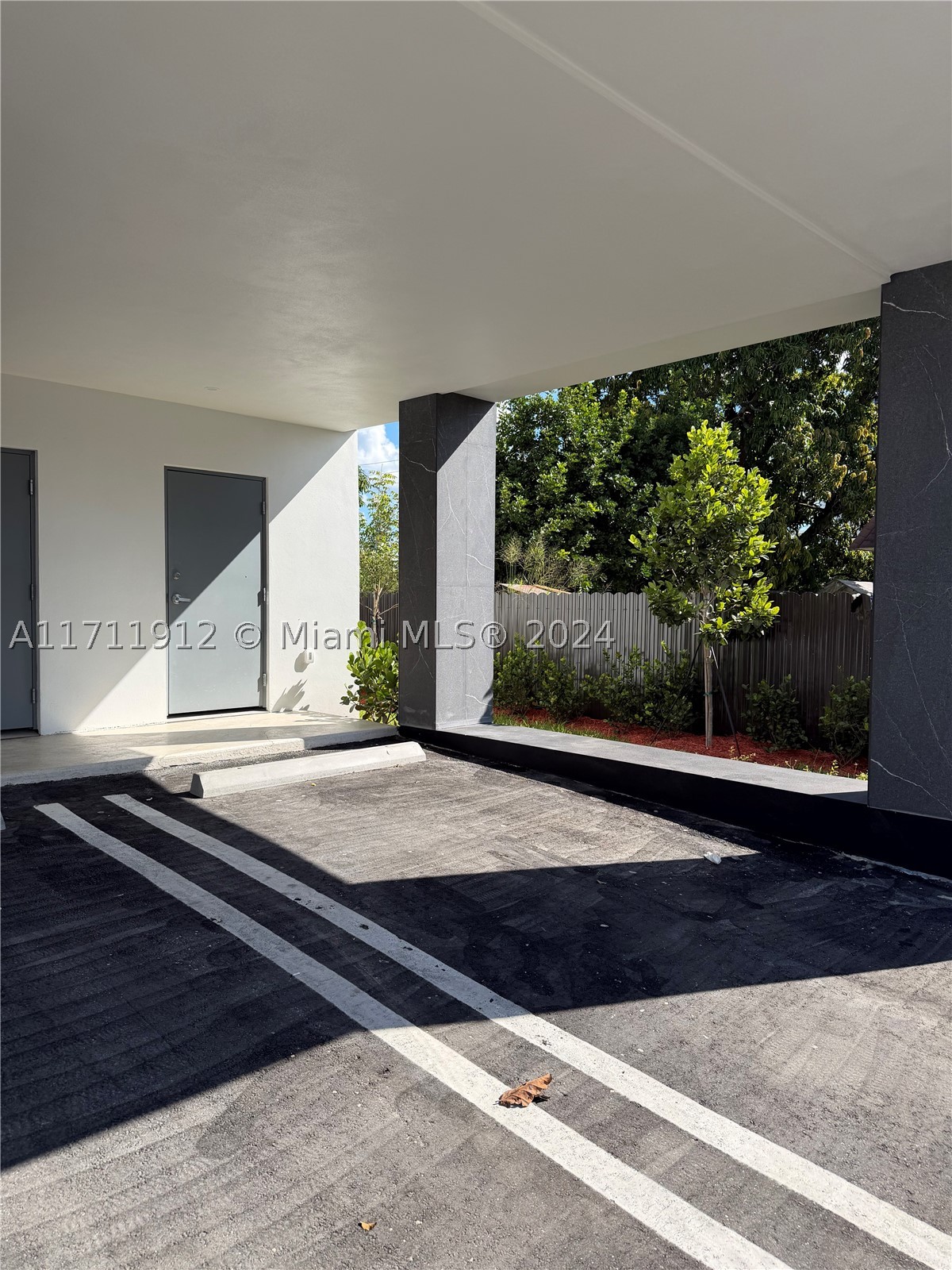 HALLANDALE PARK - Residential Income