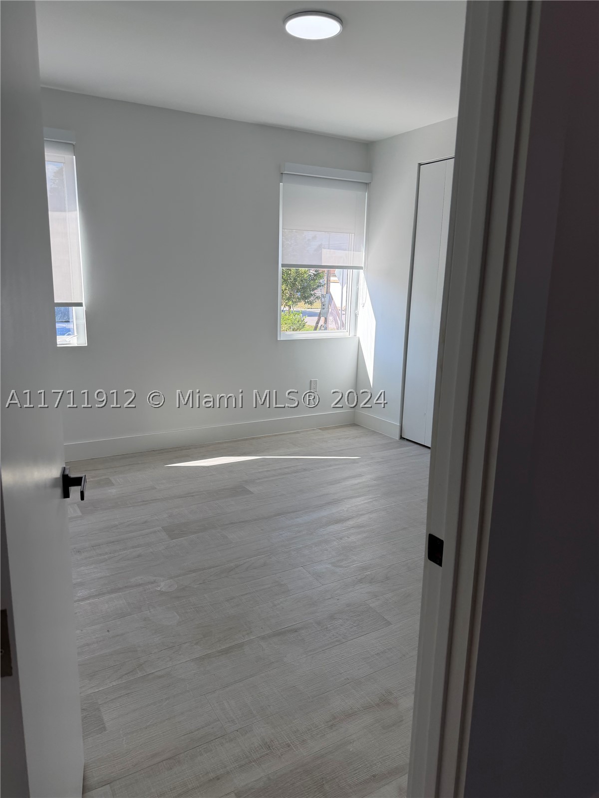 HALLANDALE PARK - Residential Income