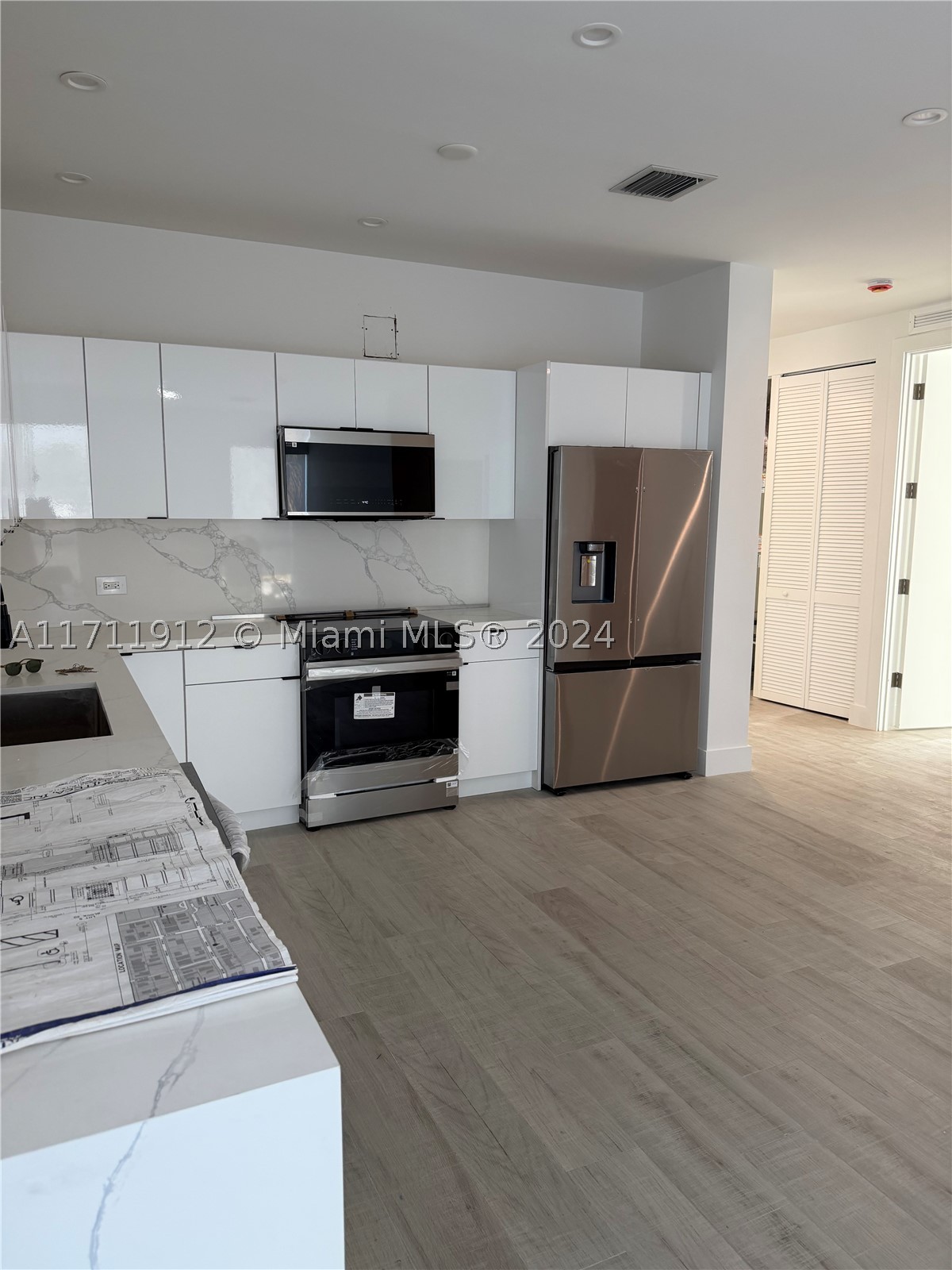 HALLANDALE PARK - Residential Income