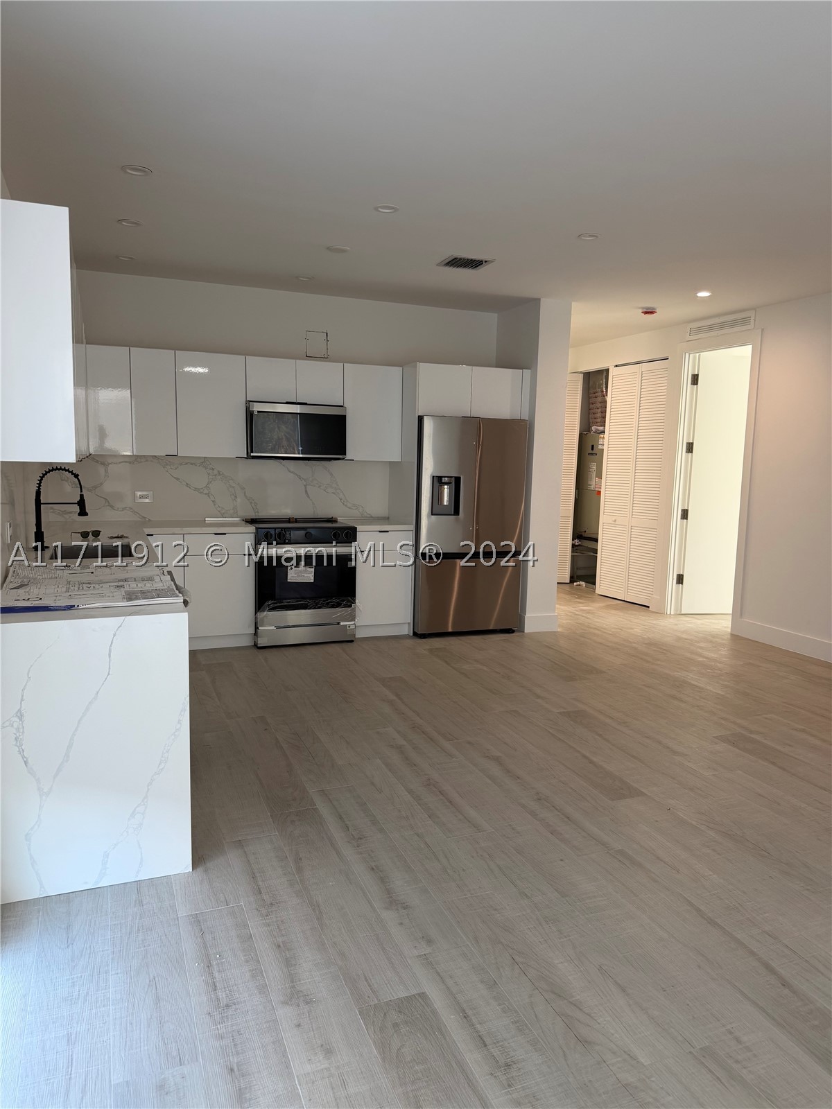 HALLANDALE PARK - Residential Income