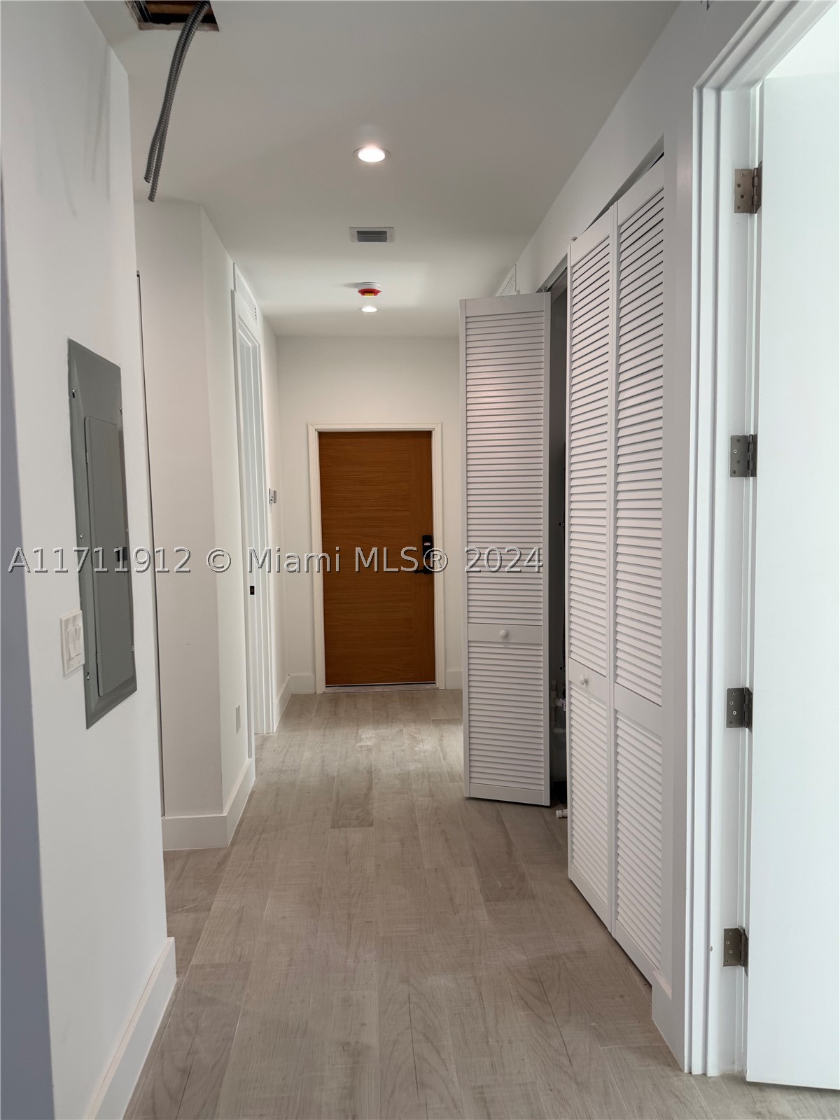 HALLANDALE PARK - Residential Income
