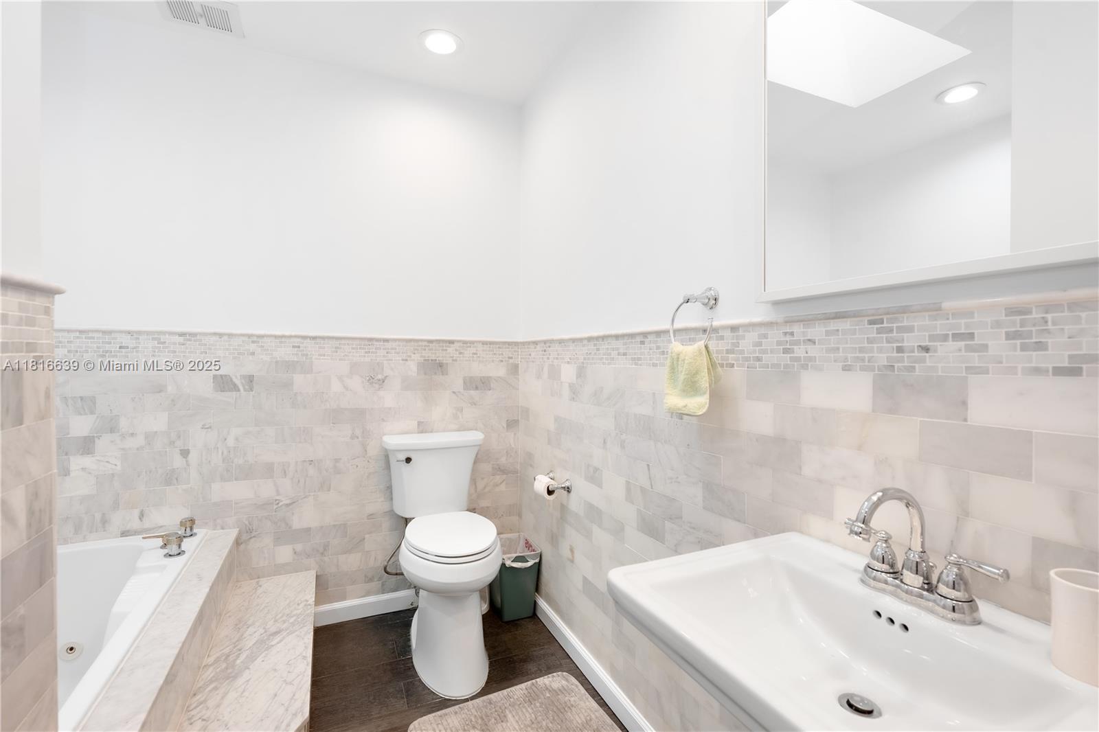 MIAMI LAKES GOLF COURSE V - Residential
