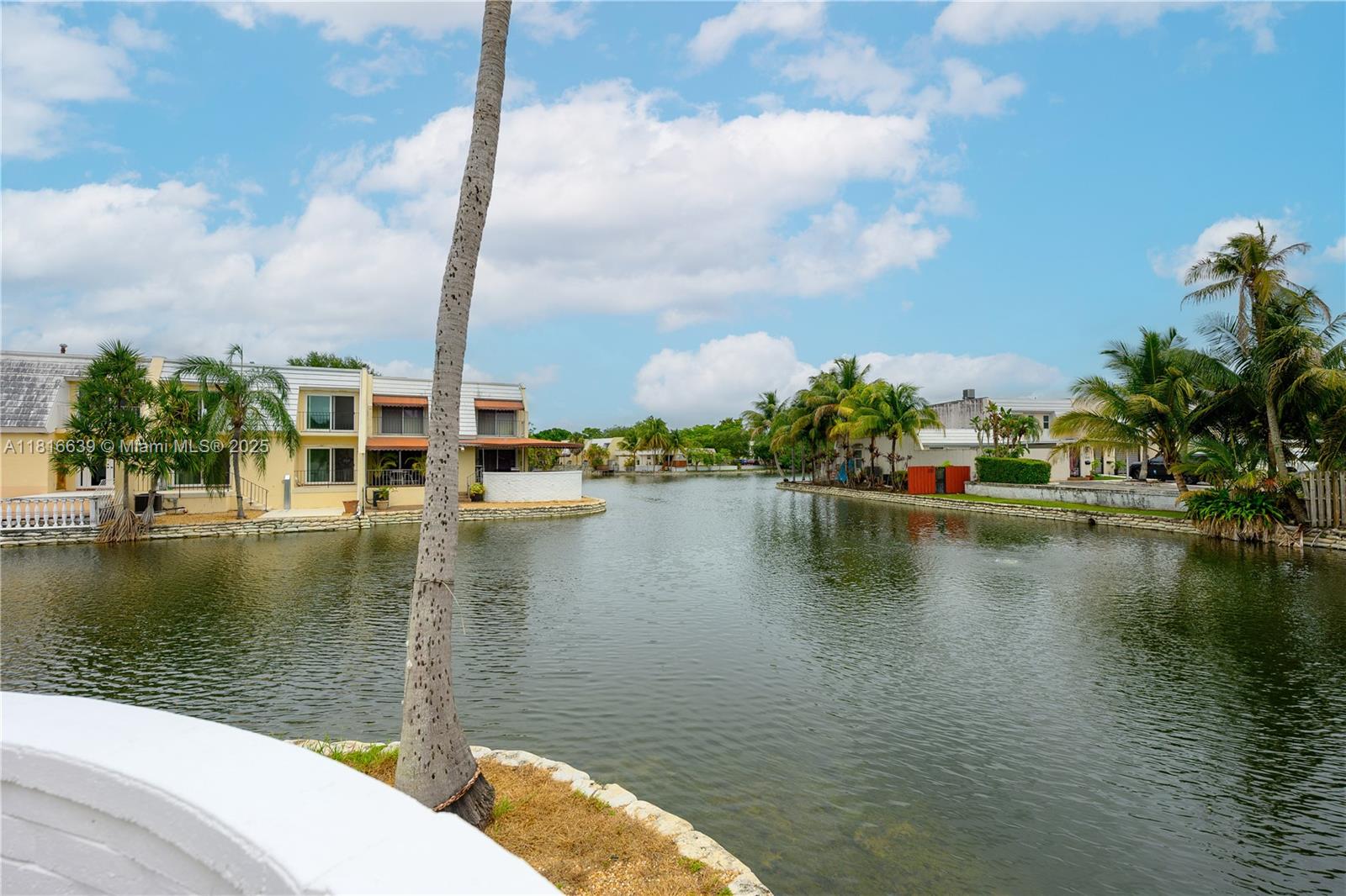 MIAMI LAKES GOLF COURSE V - Residential