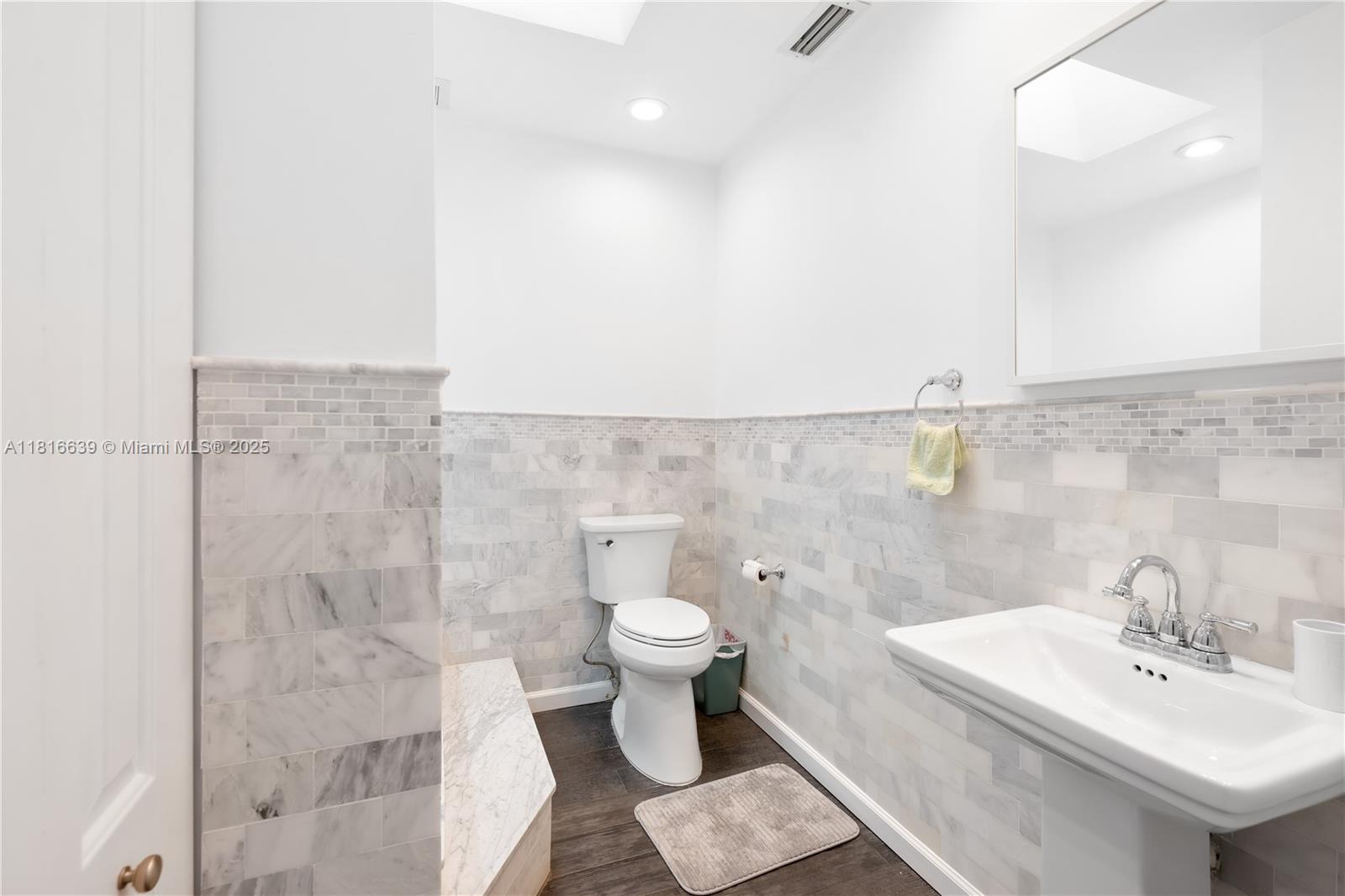 MIAMI LAKES GOLF COURSE V - Residential