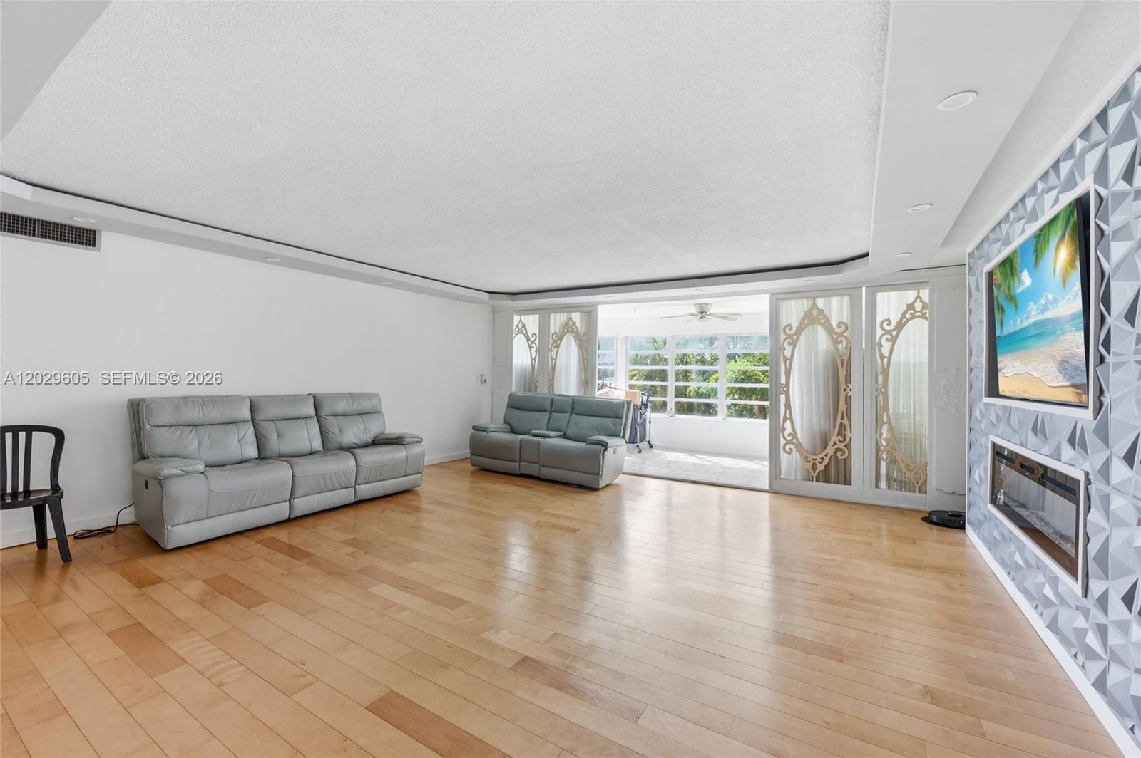 ROLLING GREEN CONDO C - Residential