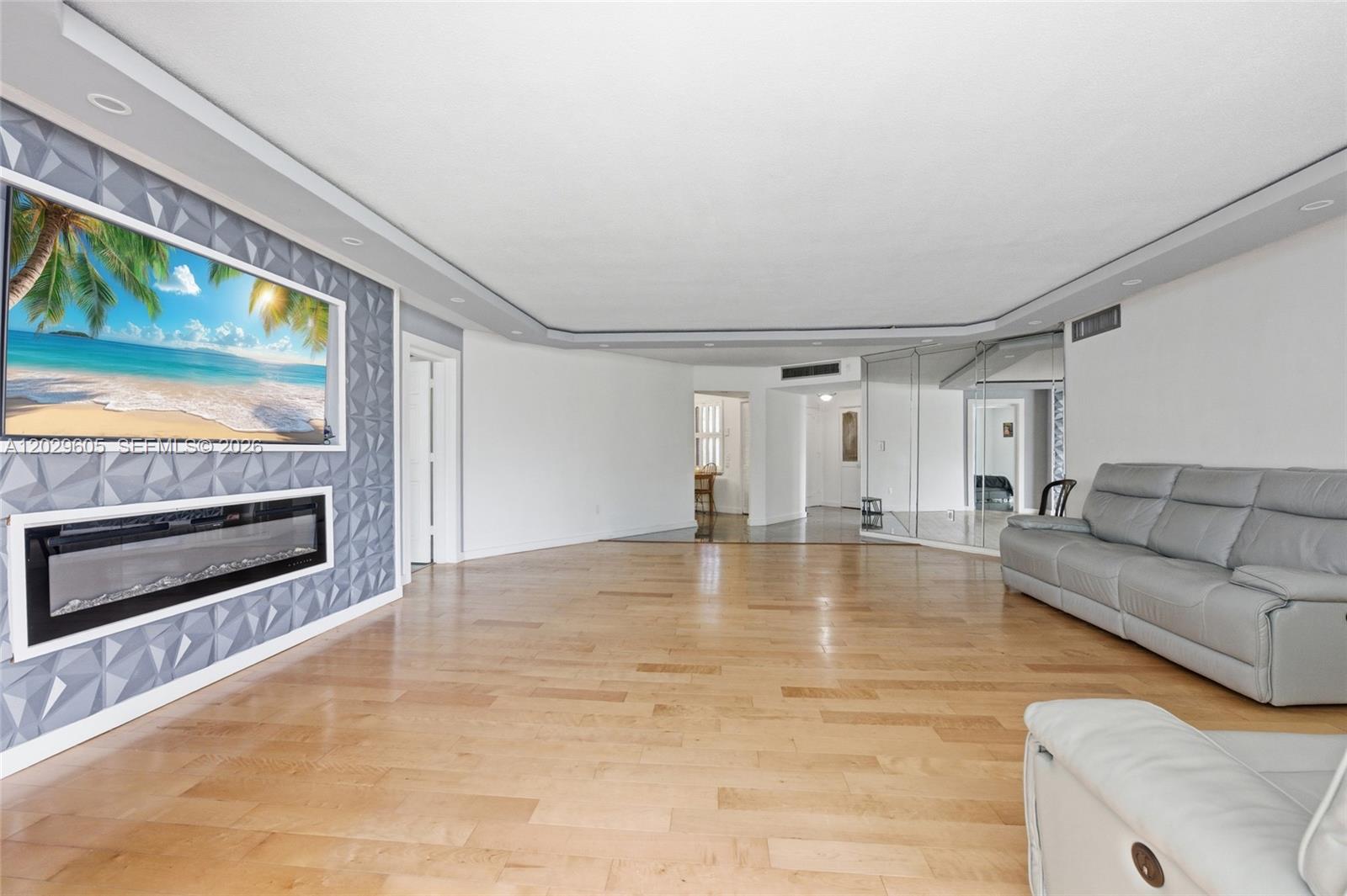 ROLLING GREEN CONDO C - Residential