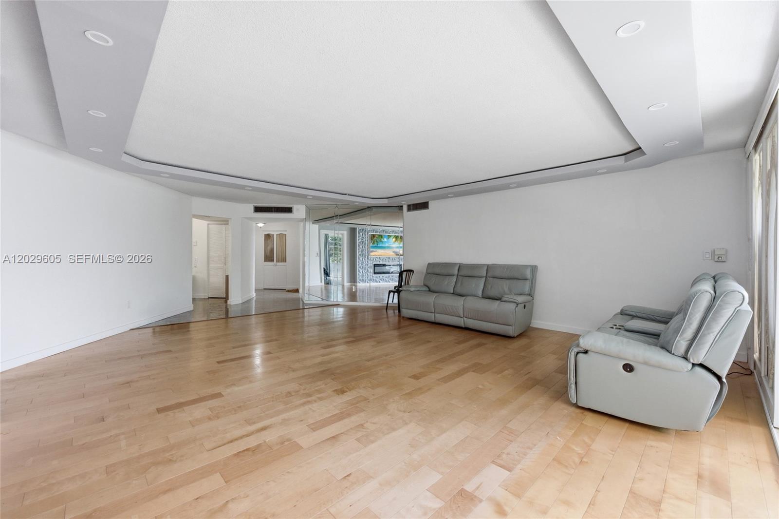 ROLLING GREEN CONDO C - Residential